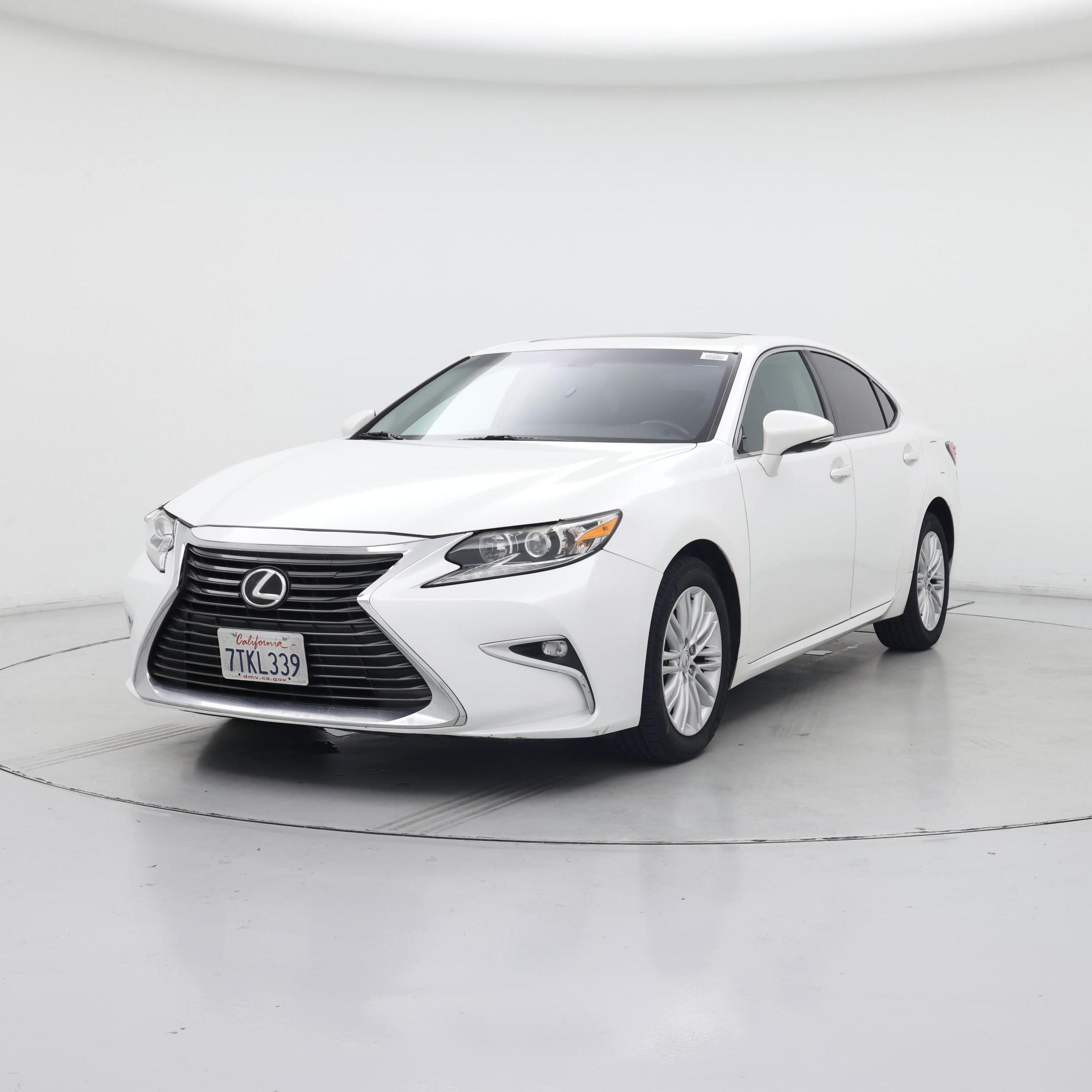 Thumbnail: 2016 Lexus ES - 4