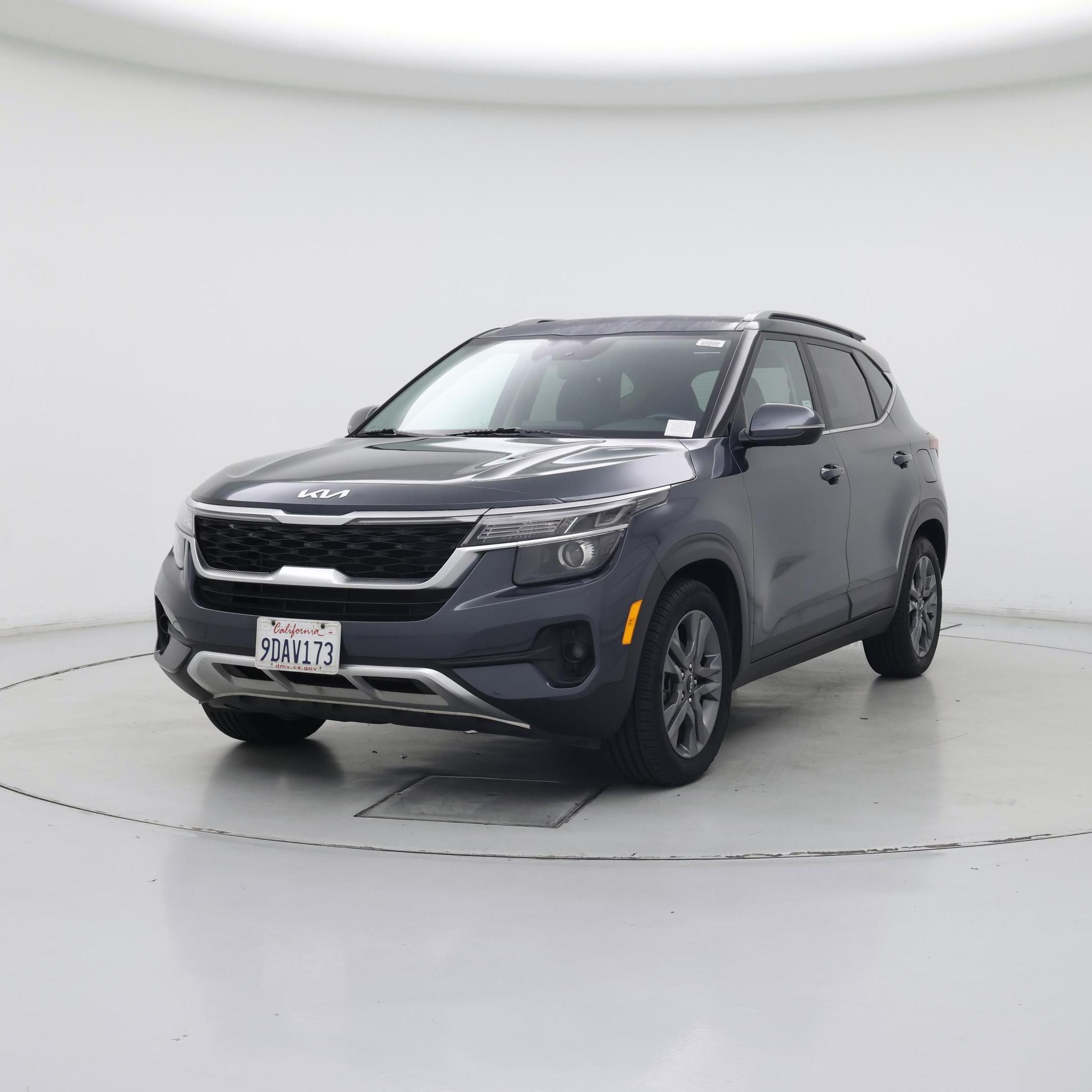 Thumbnail: 2023 Kia Seltos - 4