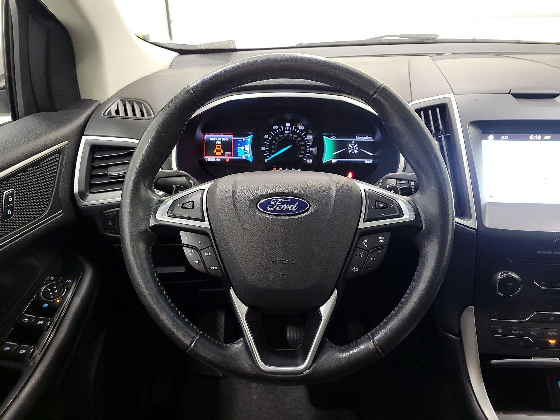 Thumbnail: 2016 Ford Edge - 10