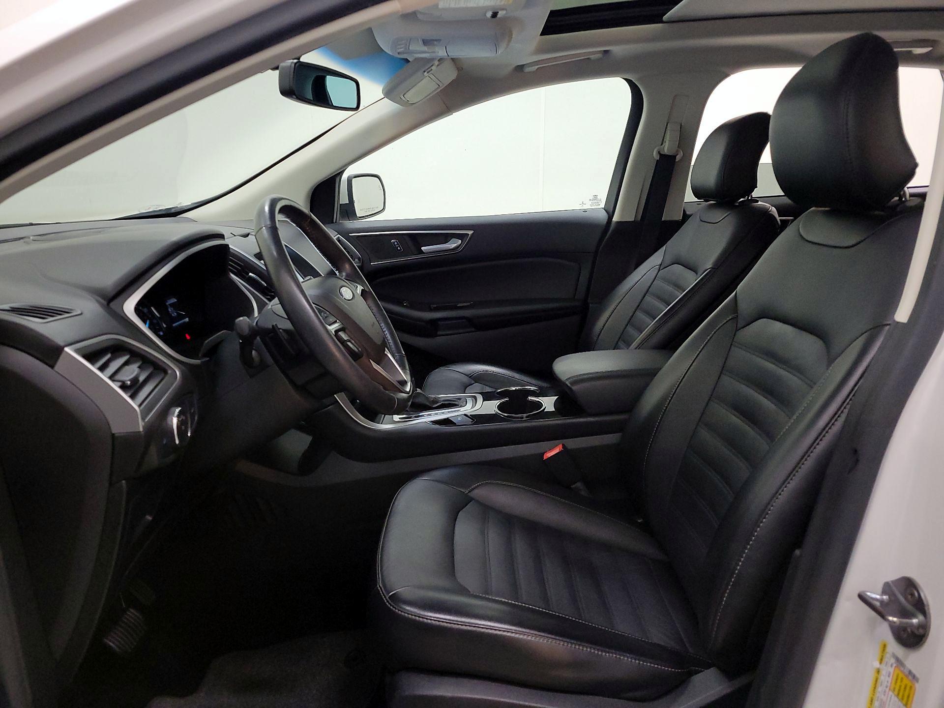 Thumbnail: 2016 Ford Edge - 11