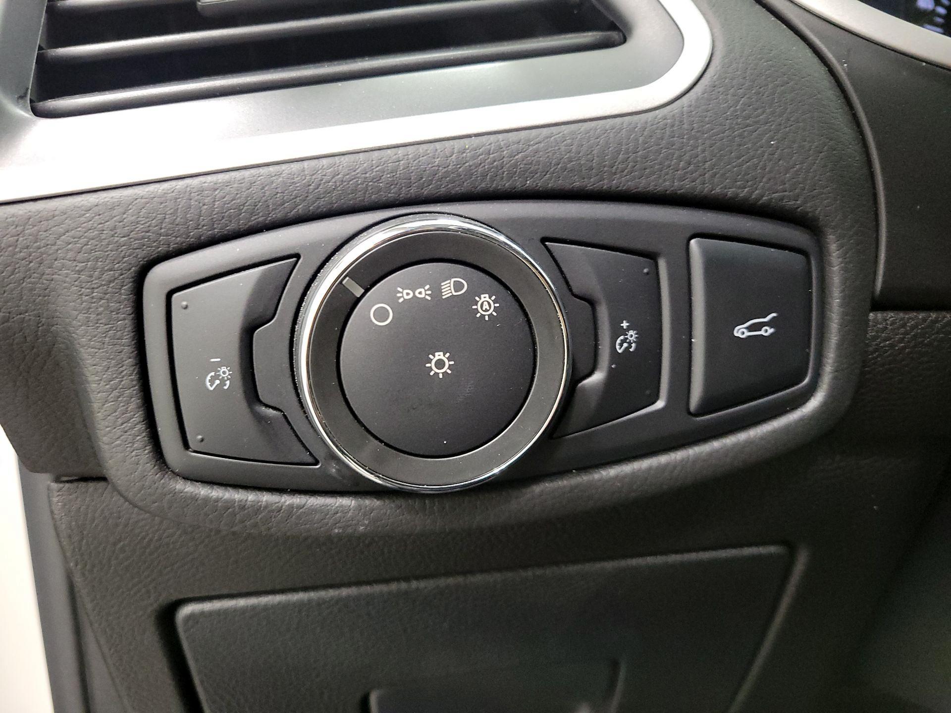 Thumbnail: 2016 Ford Edge - 13