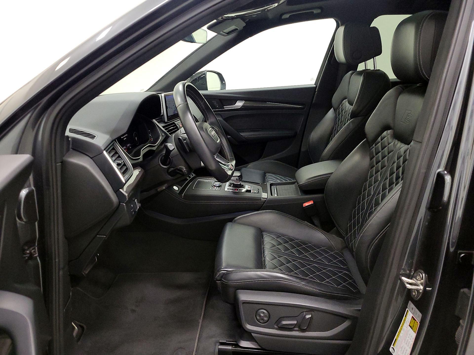 Thumbnail: 2019 Audi SQ5 - 11