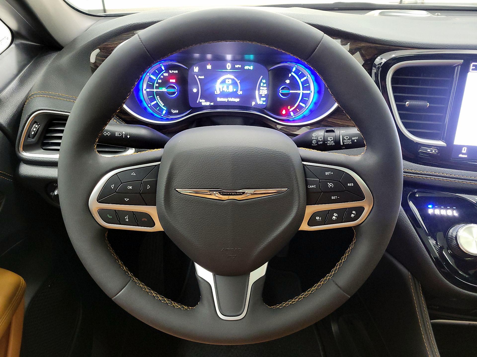 Thumbnail: 2023 Chrysler Pacifica - 10