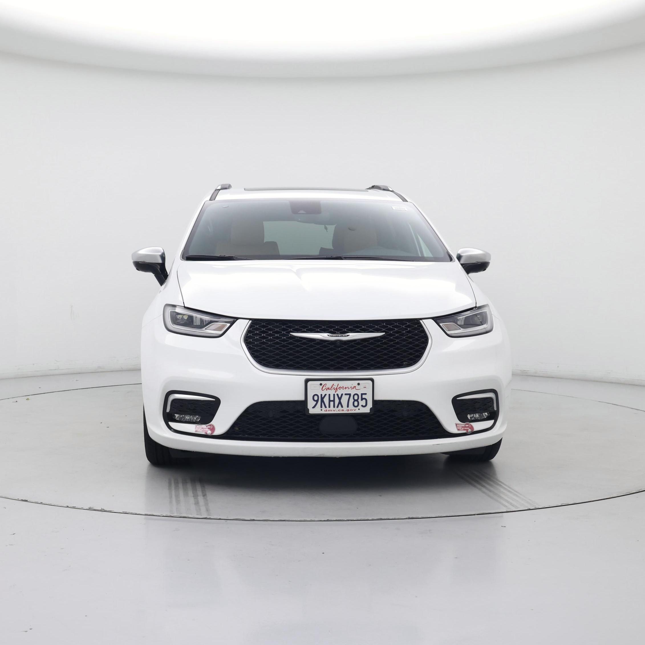 Thumbnail: 2023 Chrysler Pacifica - 5