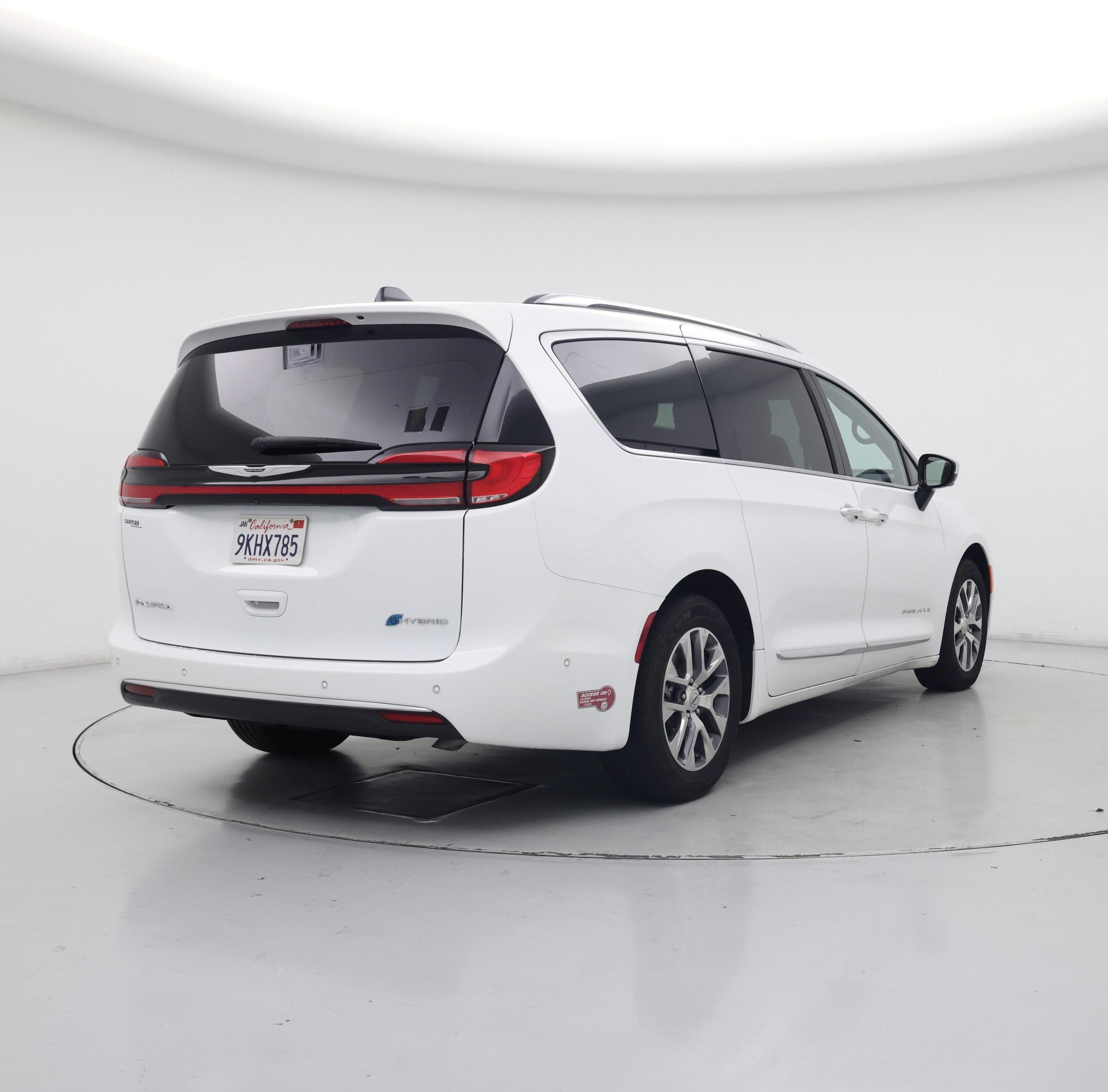 Thumbnail: 2023 Chrysler Pacifica - 8