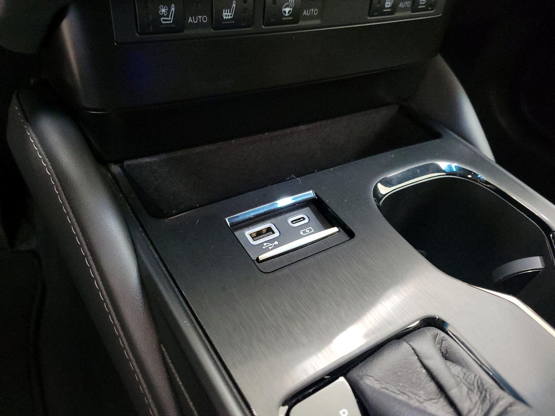 Thumbnail: 2025 Lexus ES - 18
