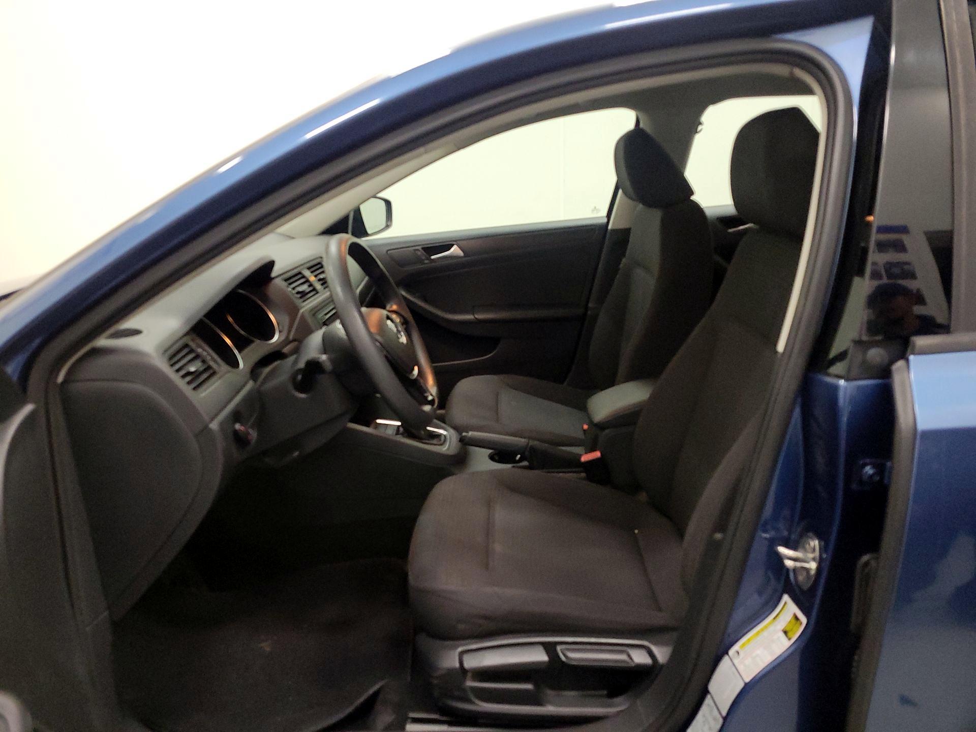 Thumbnail: 2015 Volkswagen Jetta - 11
