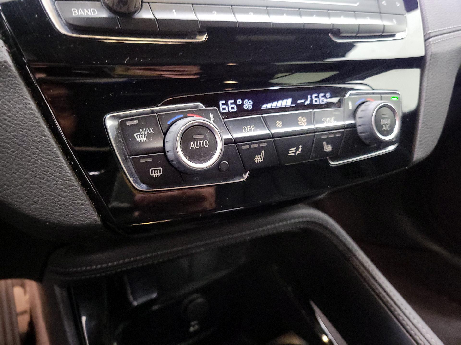 Thumbnail: 2021 BMW X1 - 17