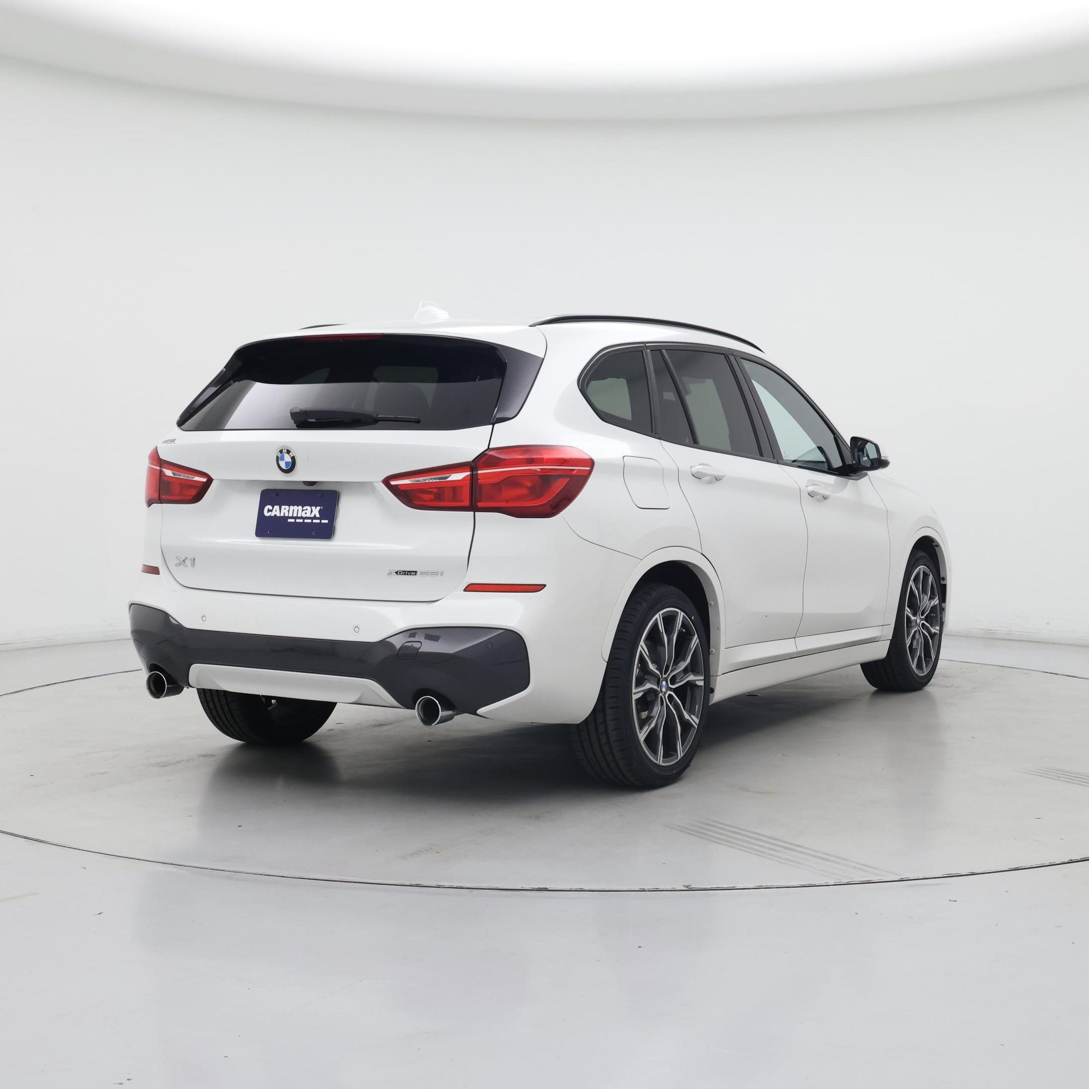 Thumbnail: 2021 BMW X1 - 8