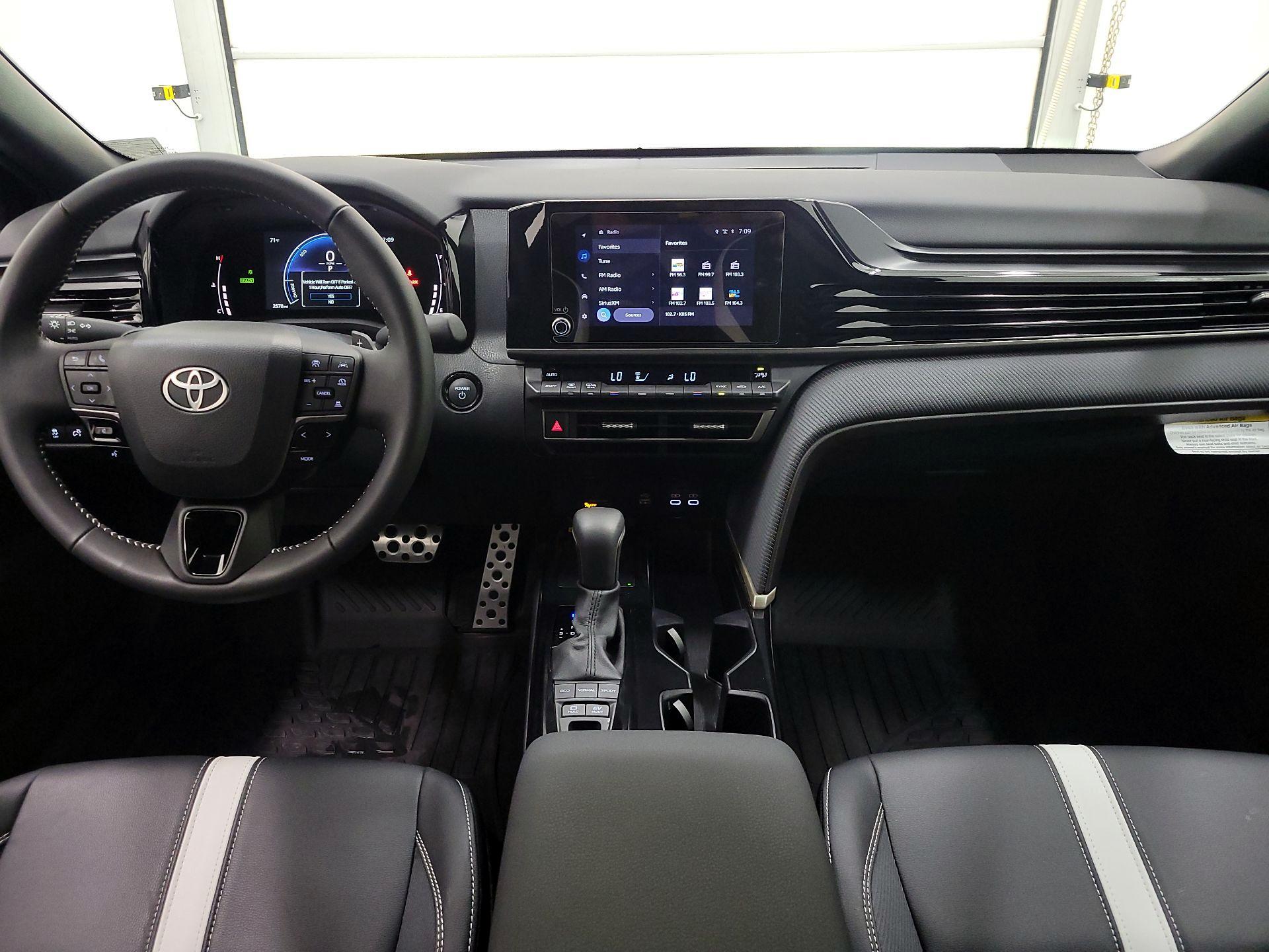 Thumbnail: 2025 Toyota Camry - 9