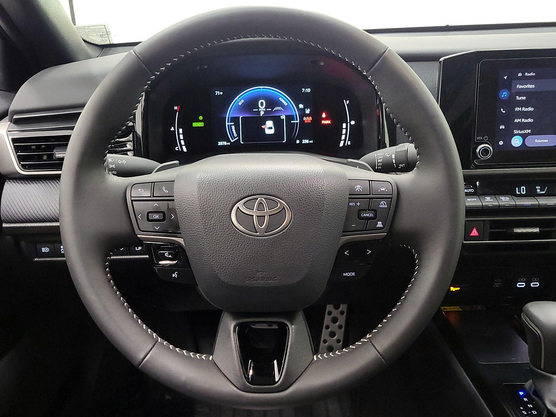 Thumbnail: 2025 Toyota Camry - 10