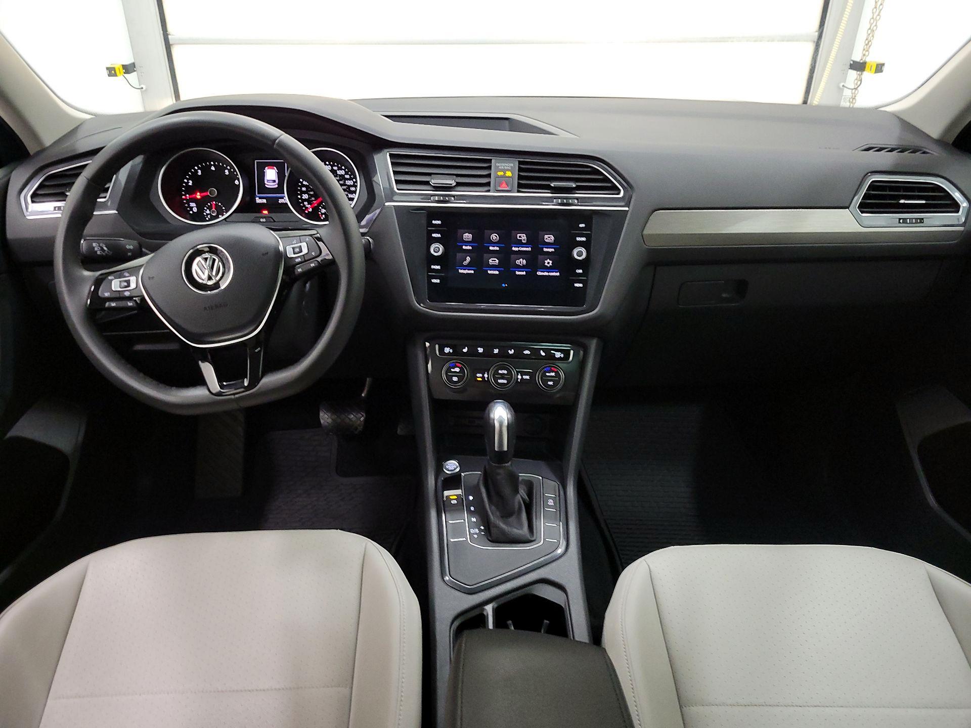 Thumbnail: 2020 Volkswagen Tiguan - 9