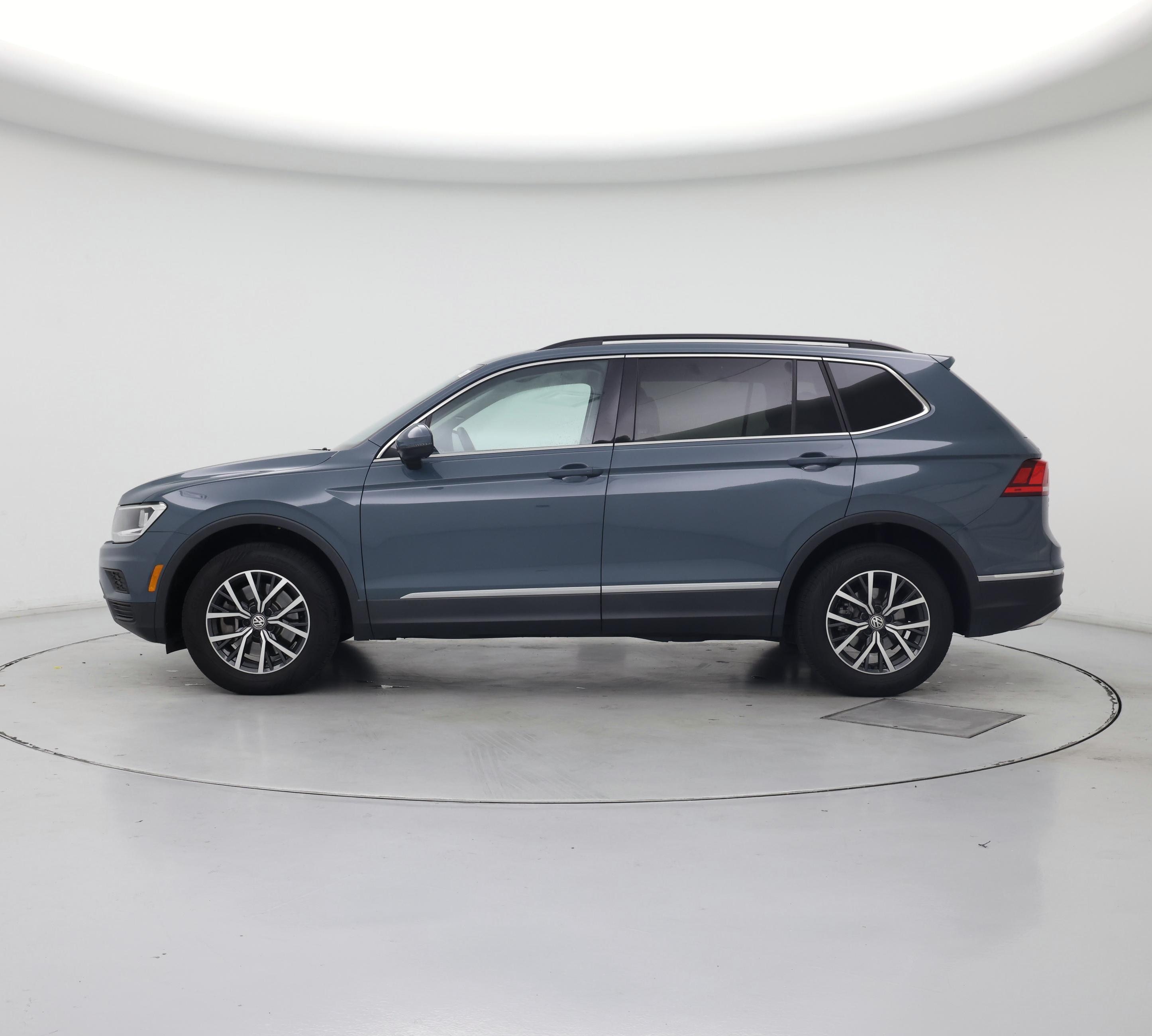 Thumbnail: 2020 Volkswagen Tiguan - 3
