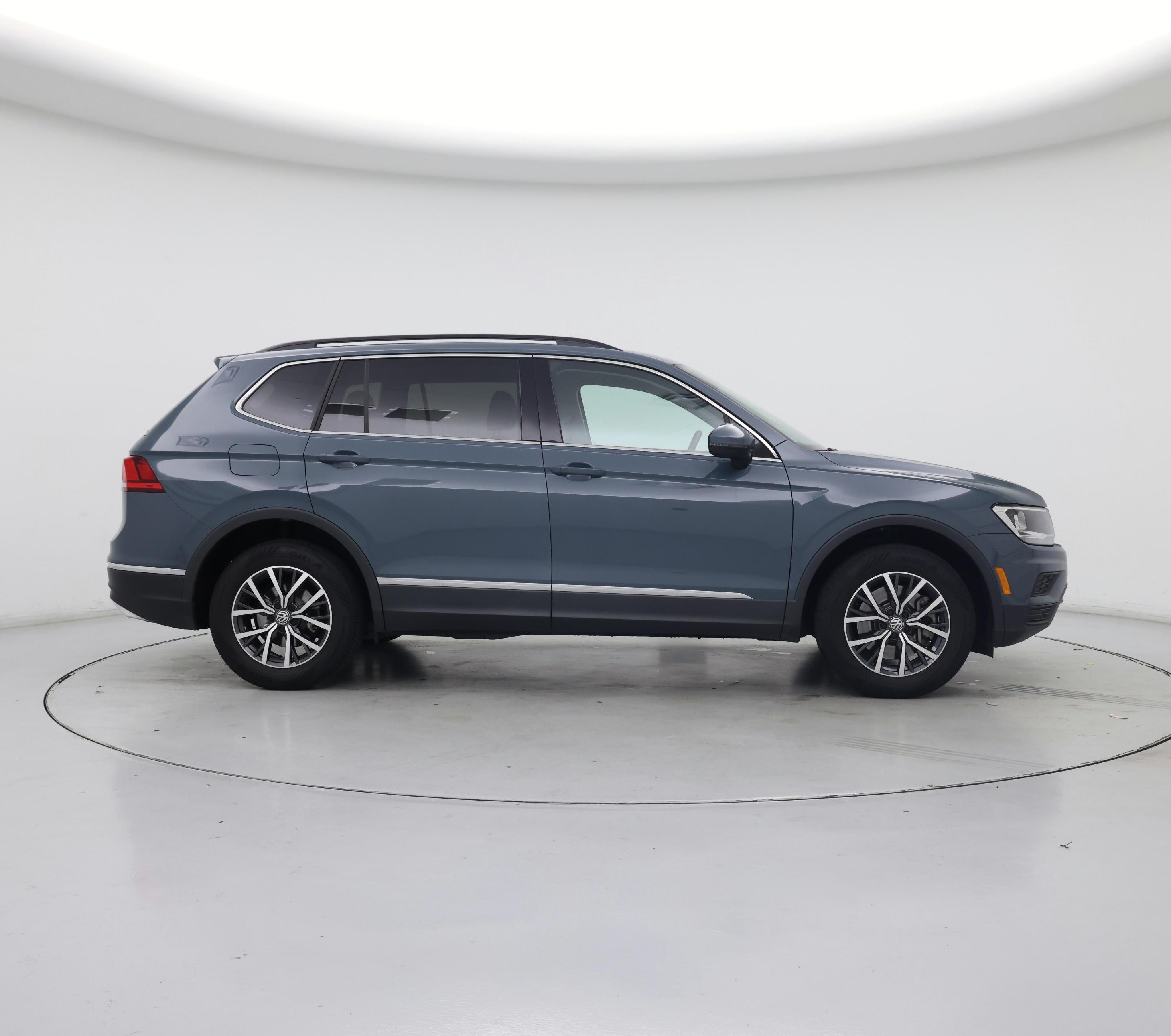Thumbnail: 2020 Volkswagen Tiguan - 7