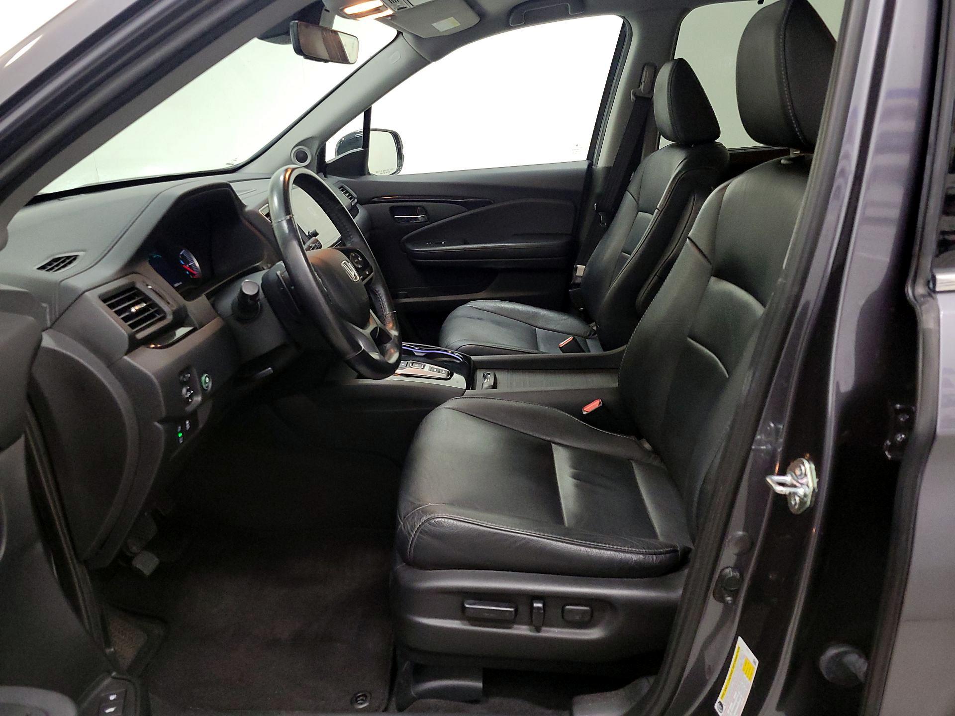Thumbnail: 2019 Honda Pilot - 11