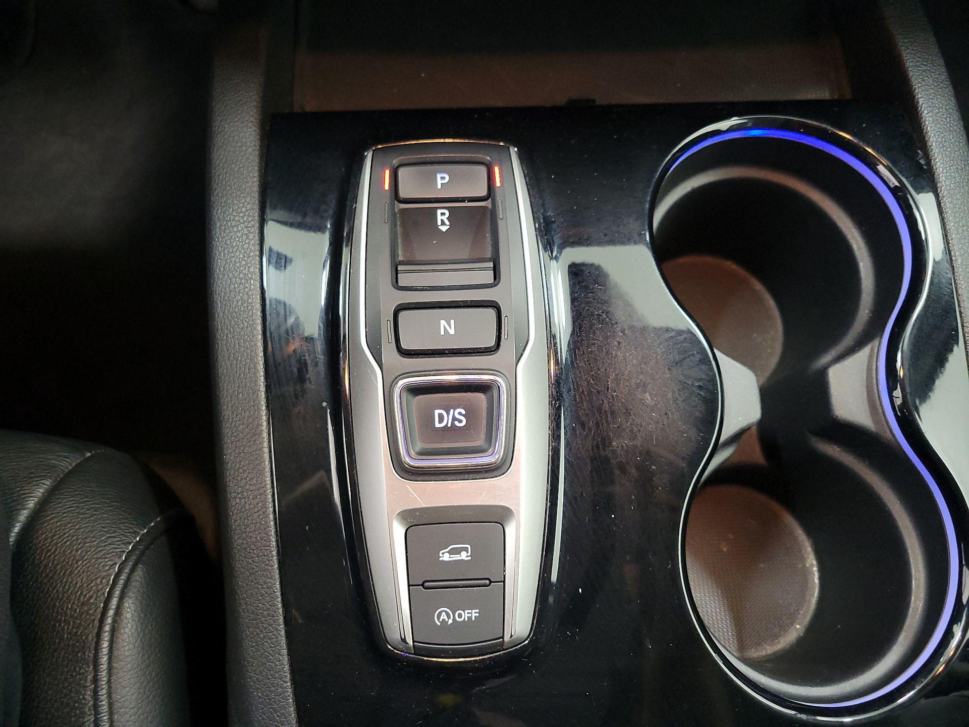 Thumbnail: 2019 Honda Pilot - 17