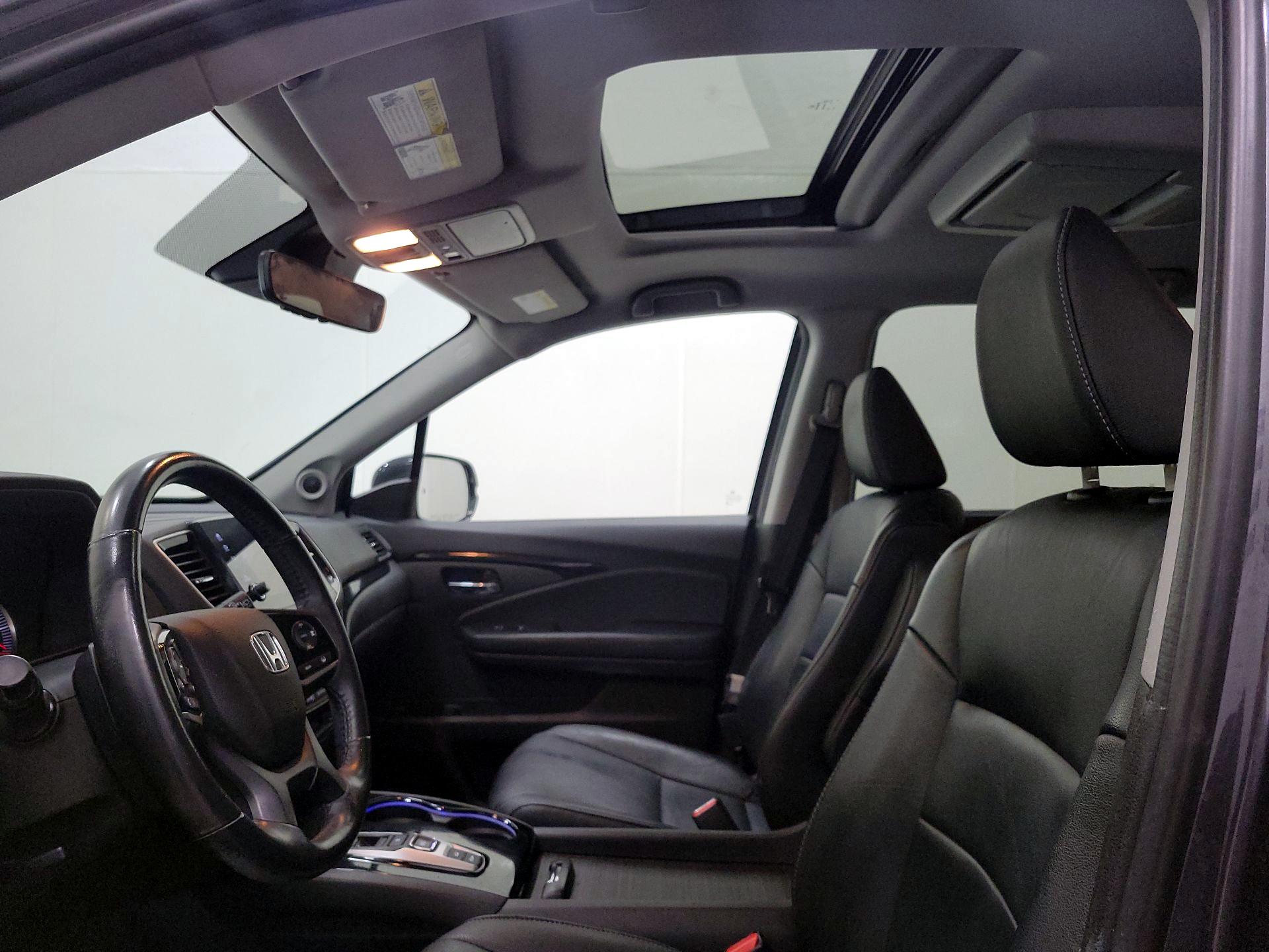 Thumbnail: 2019 Honda Pilot - 19