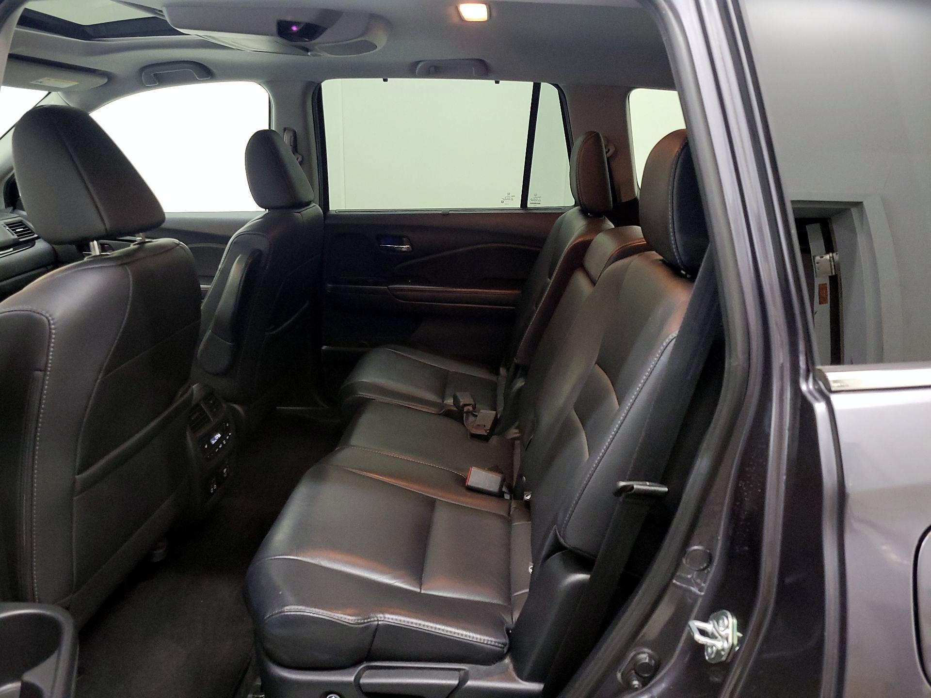 Thumbnail: 2019 Honda Pilot - 20