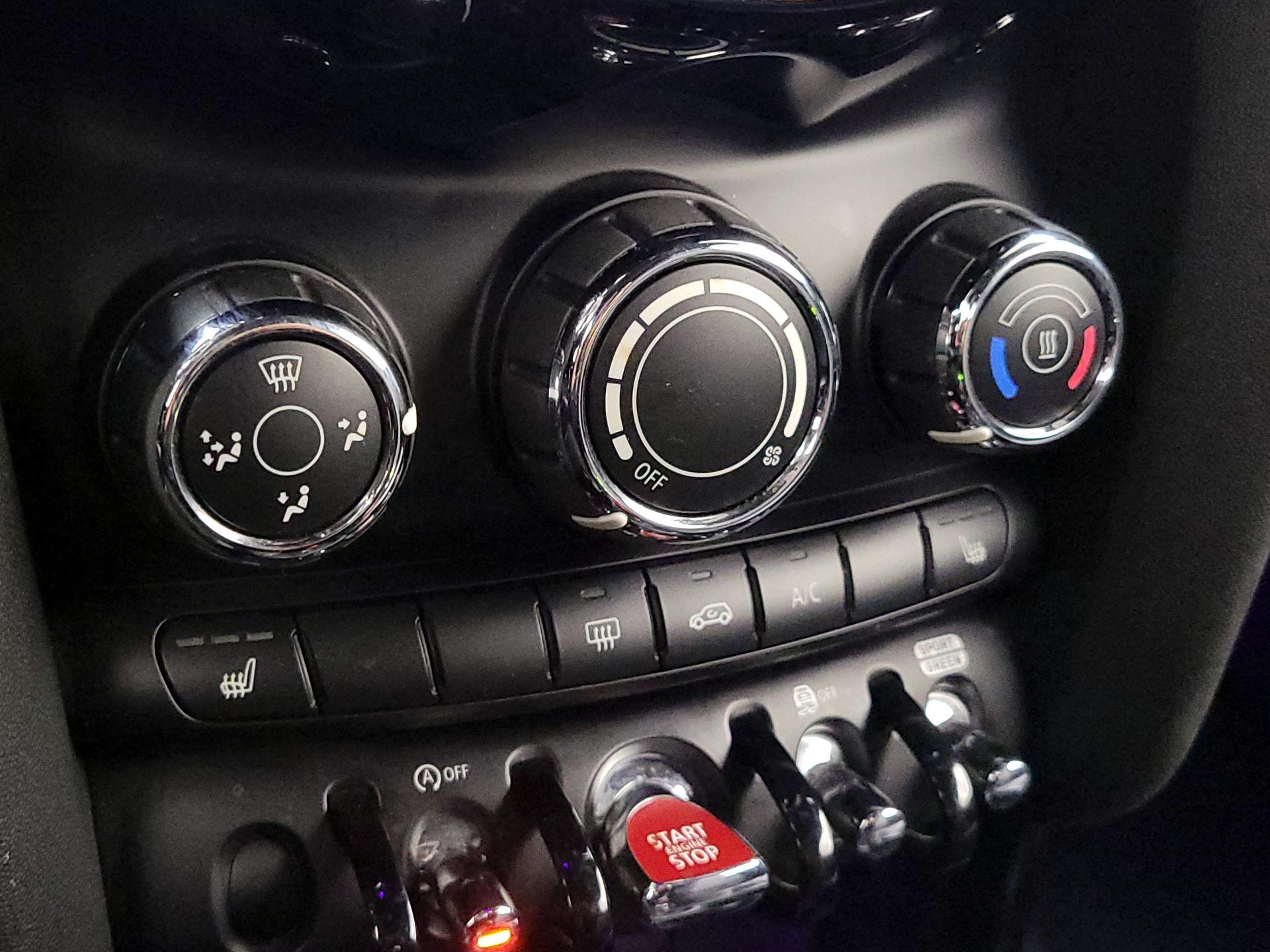 Thumbnail: 2019 MINI Cooper - 16