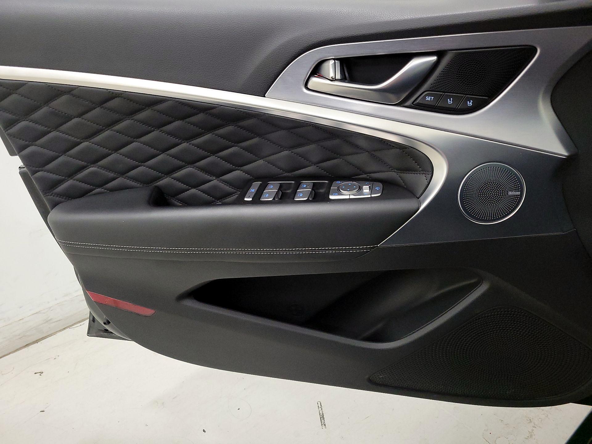 Thumbnail: 2019 Genesis G70 - 12