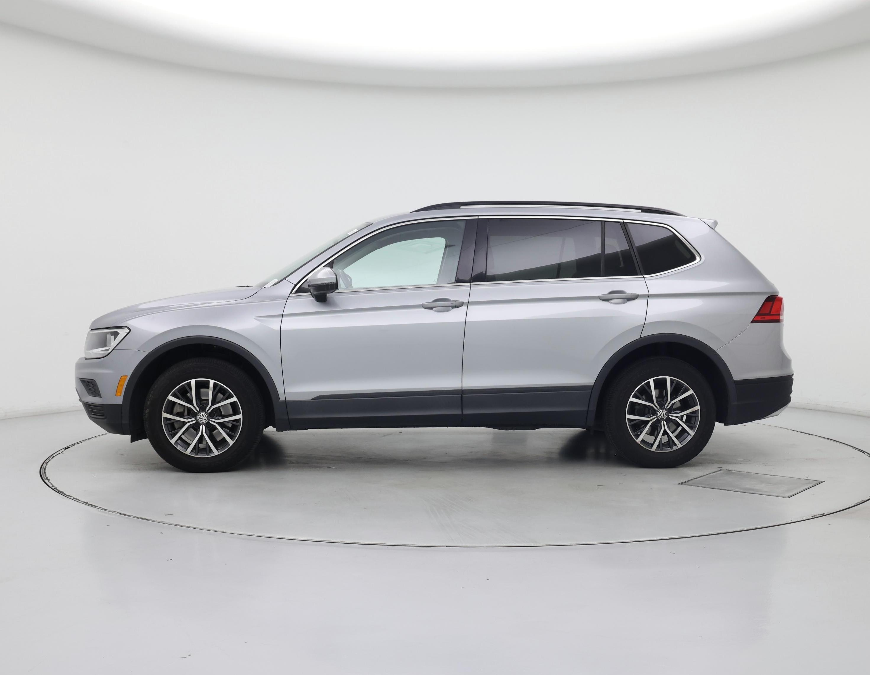 Thumbnail: 2019 Volkswagen Tiguan - 3
