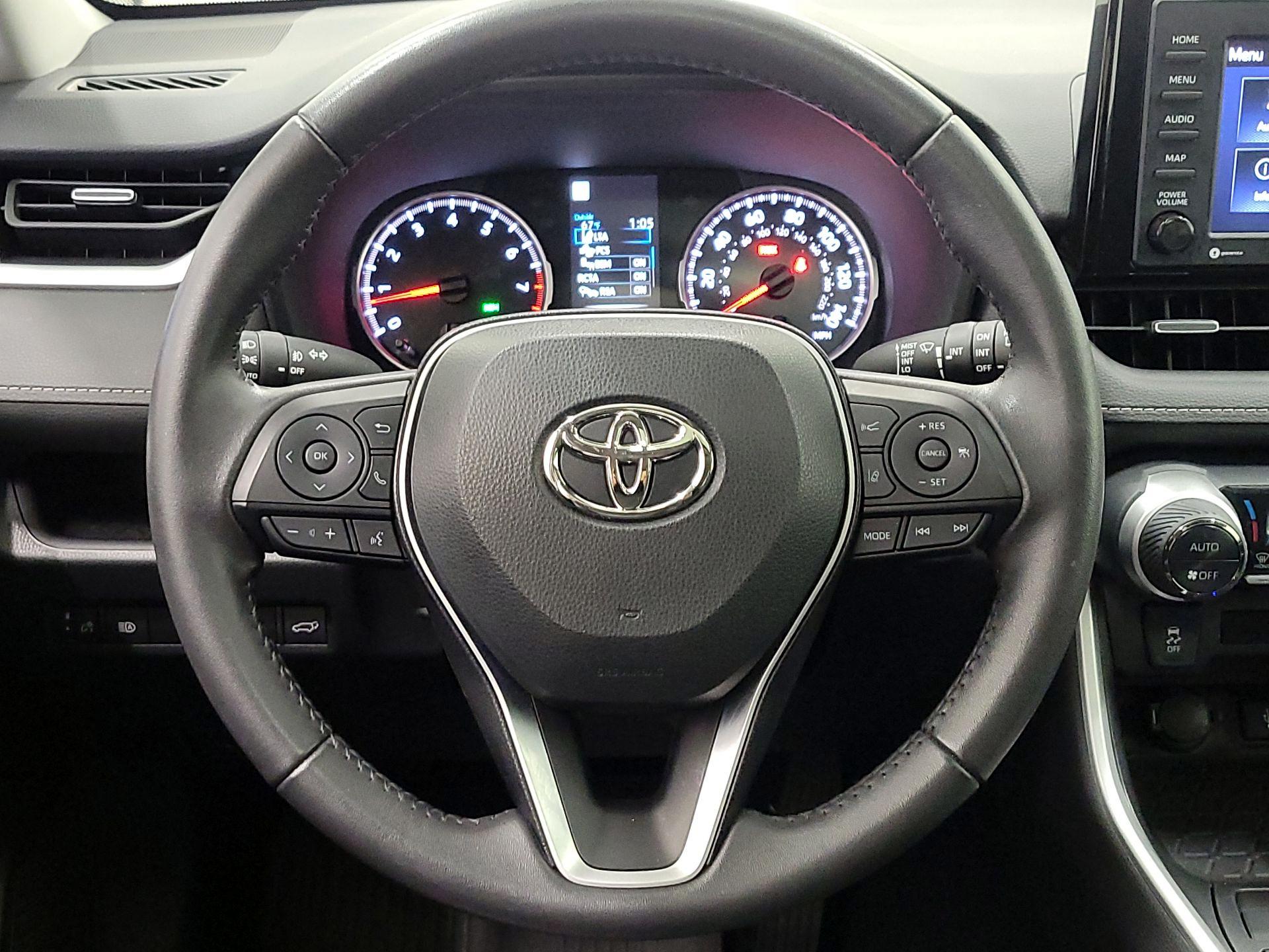 Thumbnail: 2022 Toyota RAV4 - 10