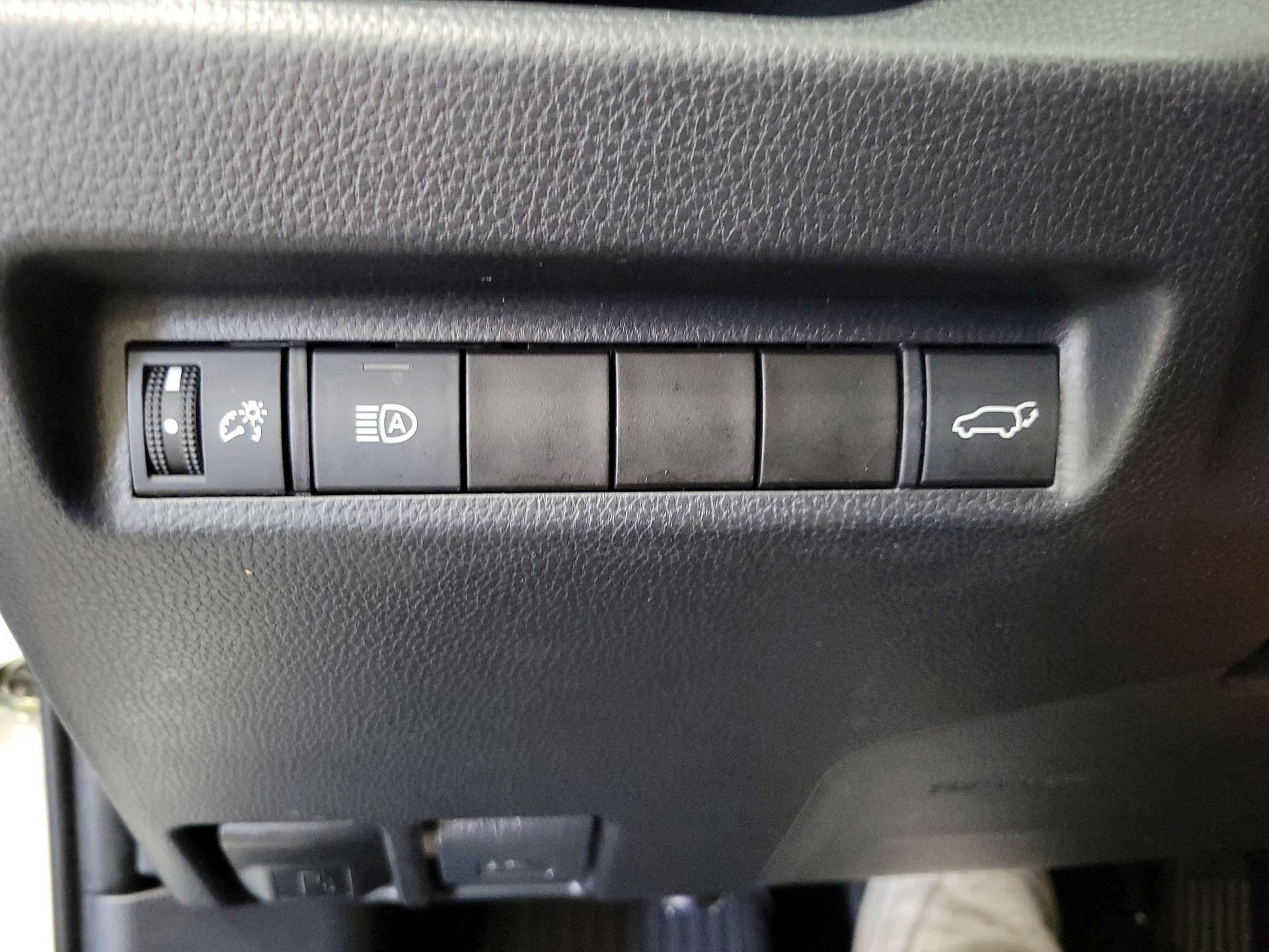 Thumbnail: 2022 Toyota RAV4 - 13
