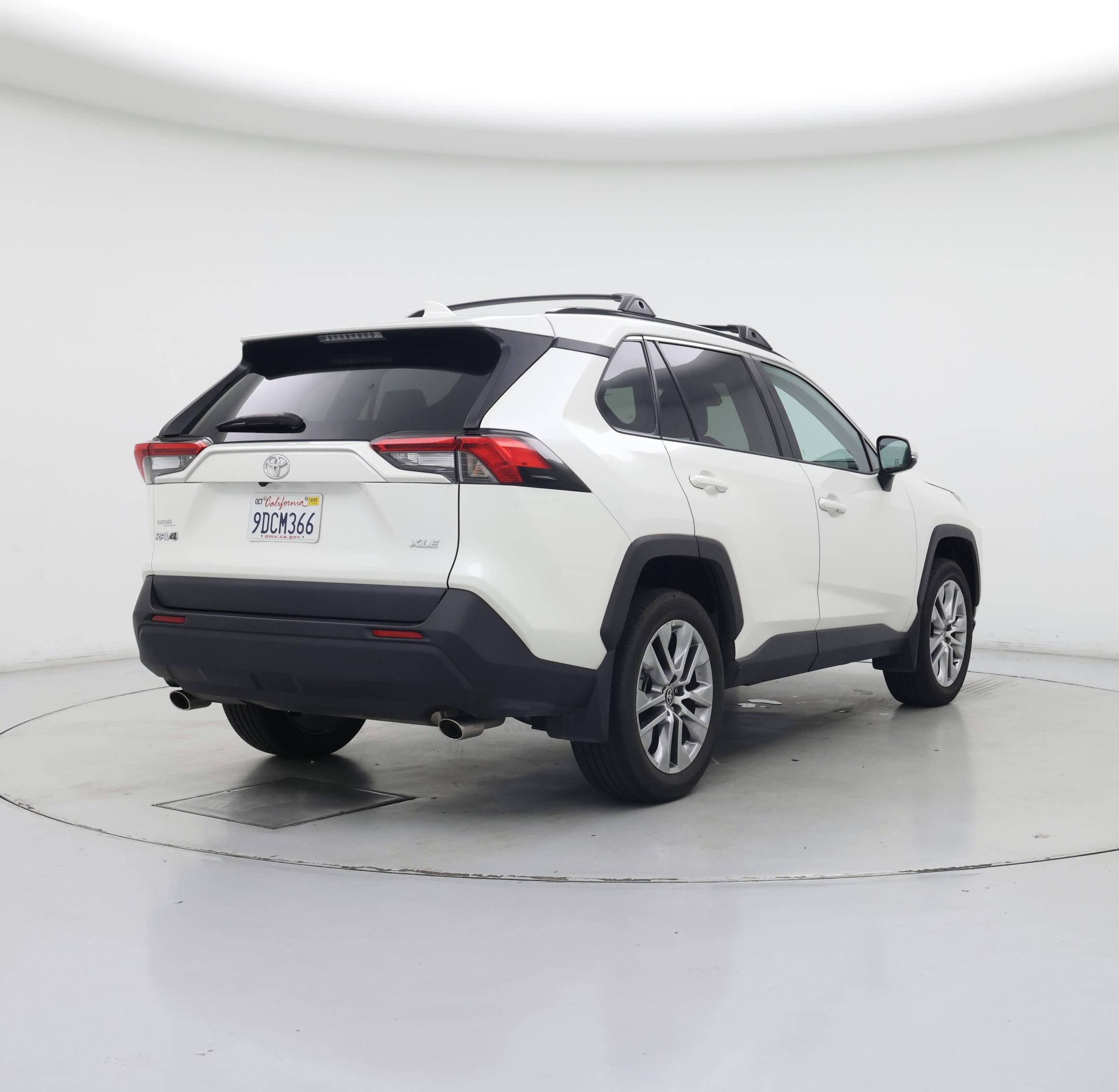 Thumbnail: 2022 Toyota RAV4 - 8