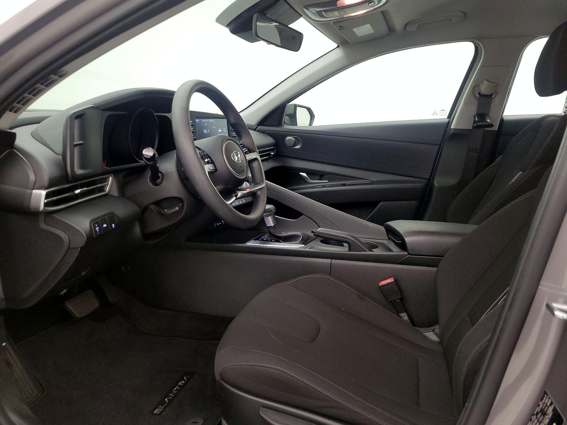 Thumbnail: 2021 Hyundai Elantra - 11