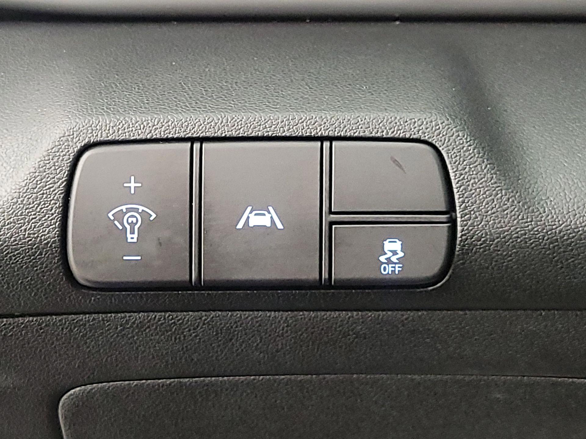 Thumbnail: 2021 Hyundai Elantra - 13