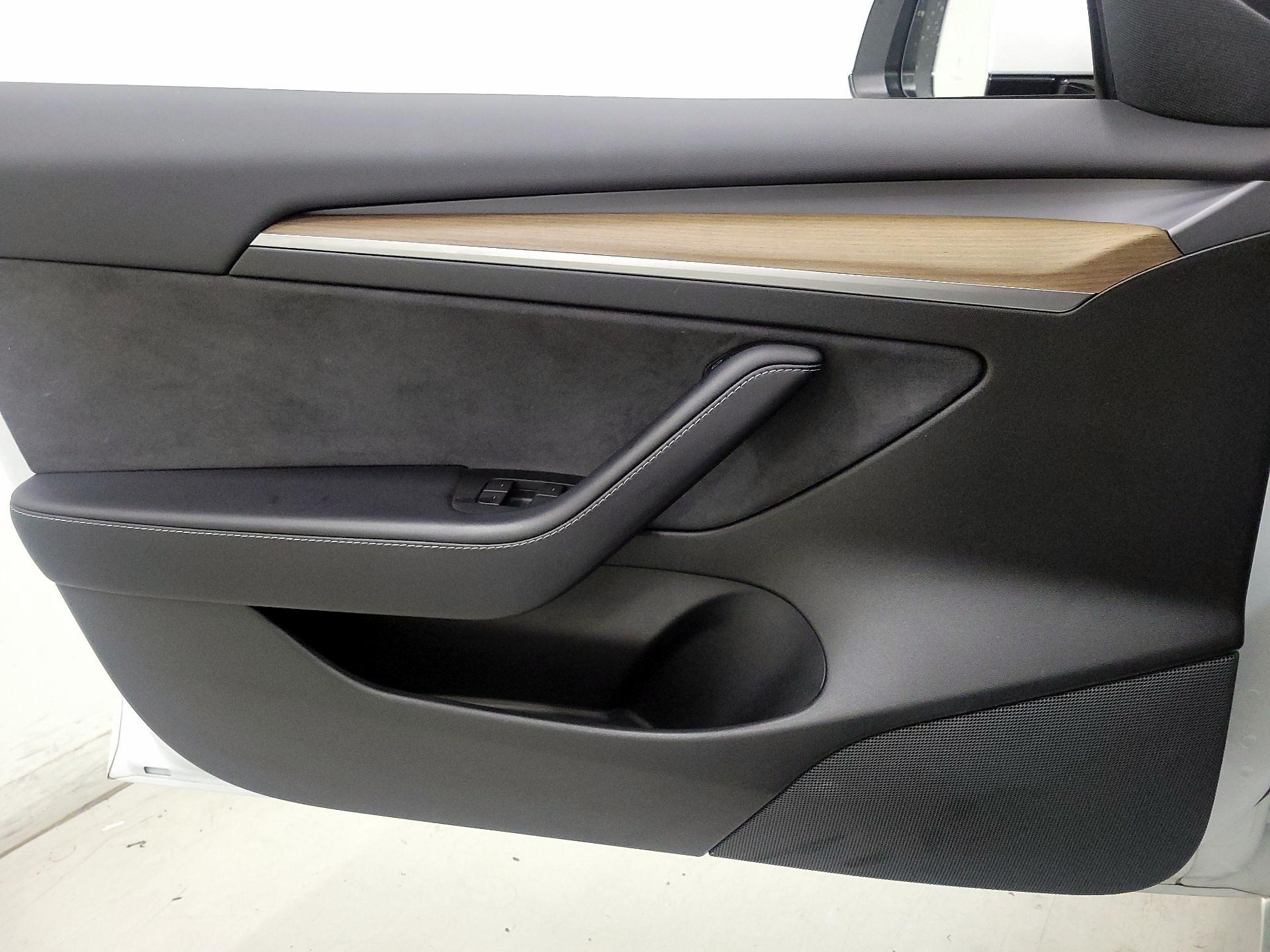 Thumbnail: 2021 Tesla Model 3 - 12