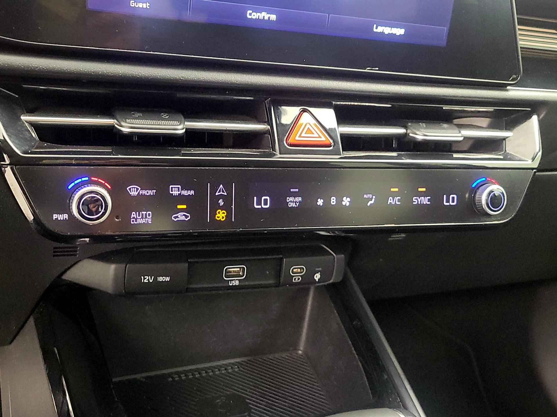 Thumbnail: 2023 Kia Niro - 17