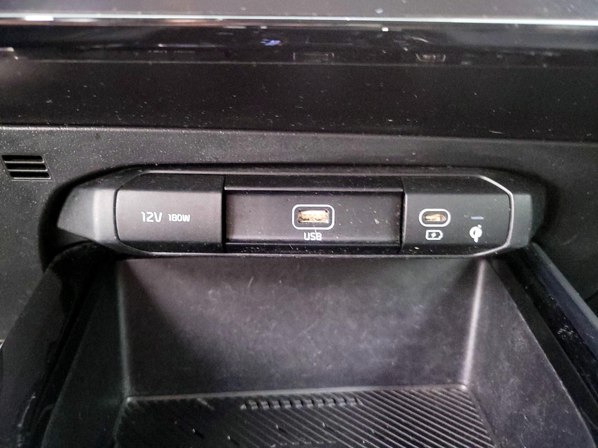 Thumbnail: 2023 Kia Niro - 19