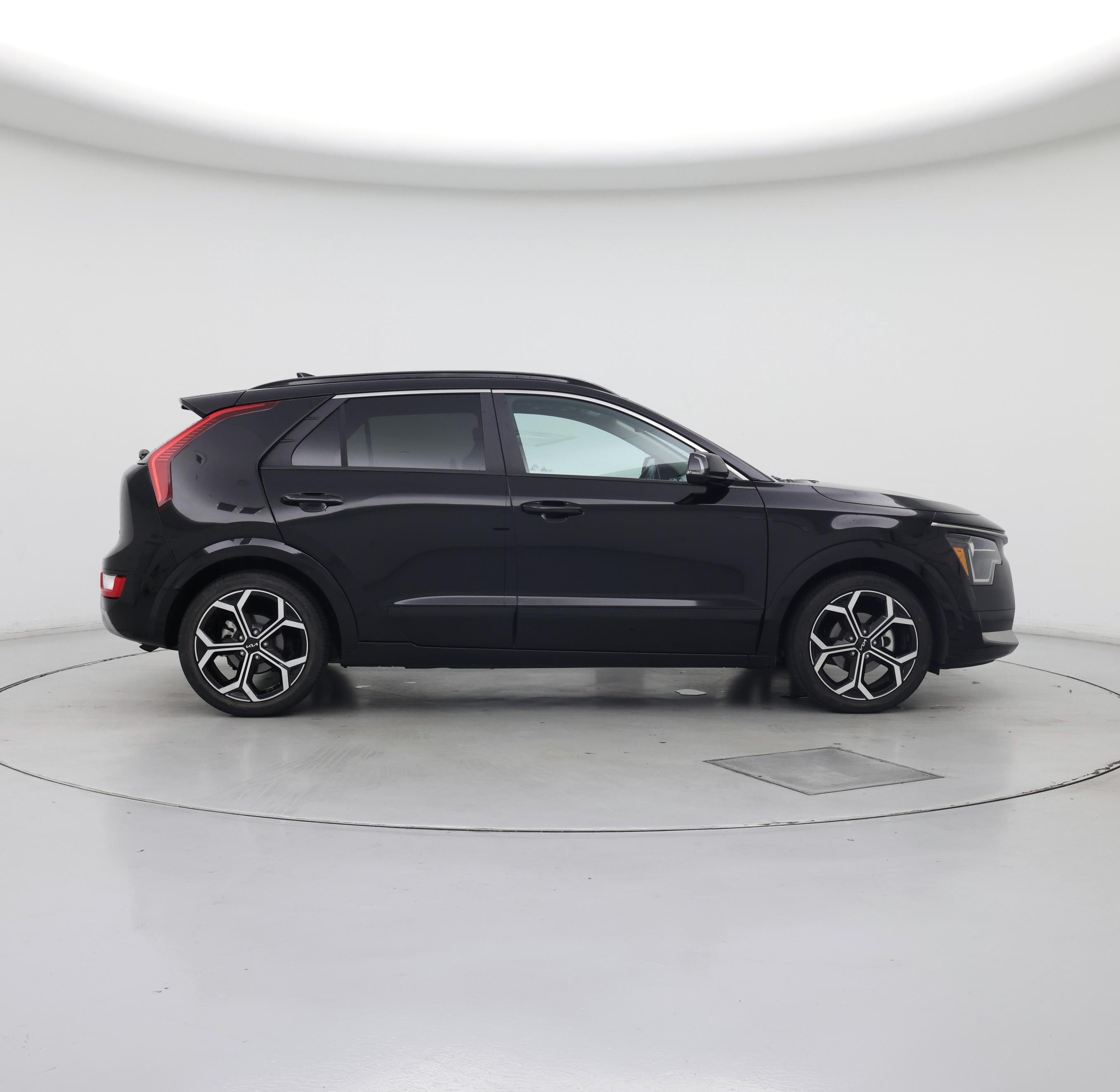 Thumbnail: 2023 Kia Niro - 7