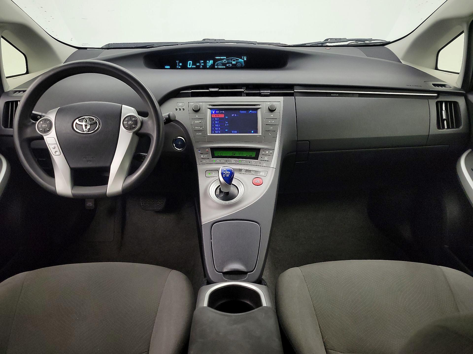 Thumbnail: 2015 Toyota Prius - 9