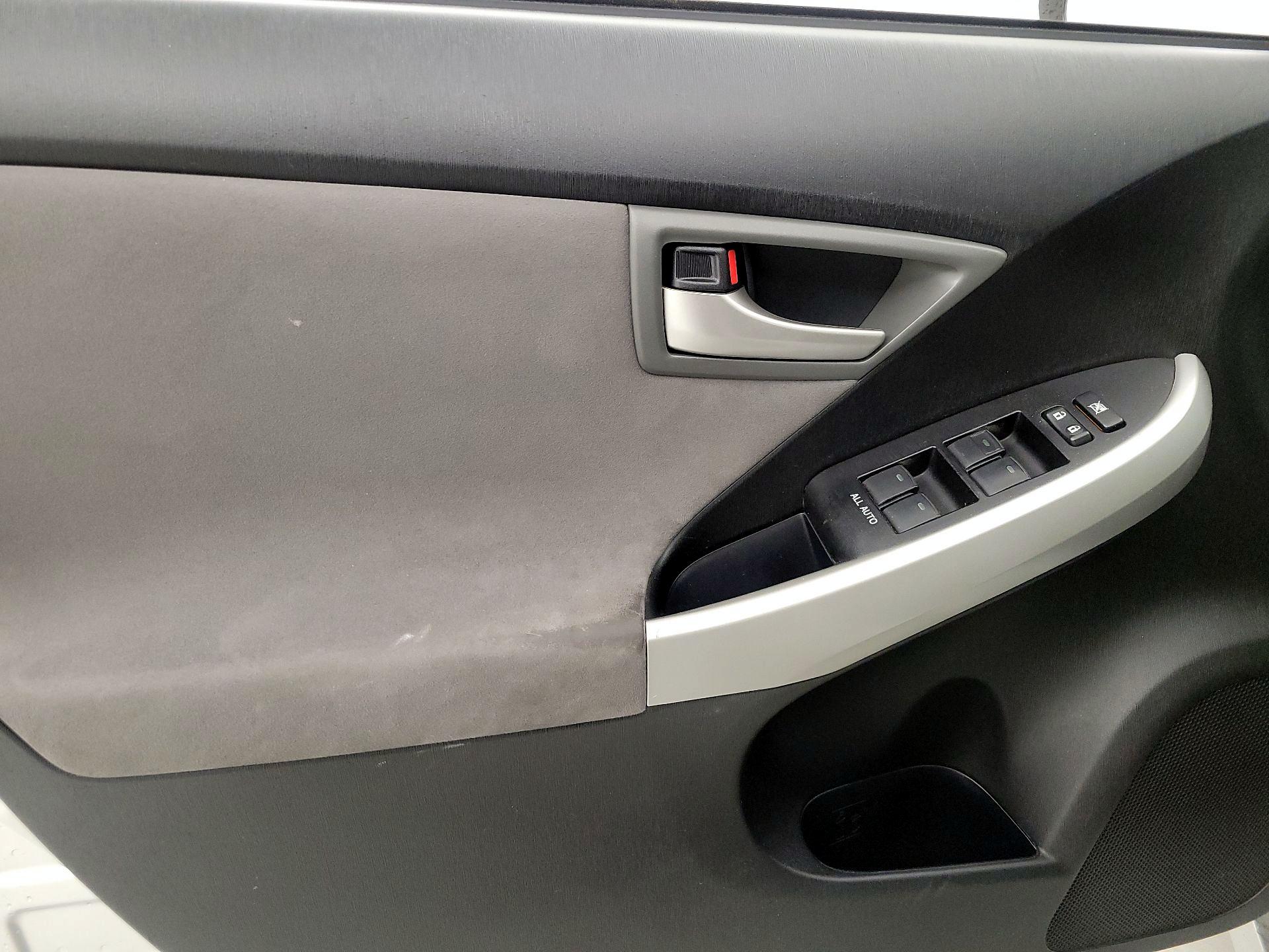 Thumbnail: 2015 Toyota Prius - 12