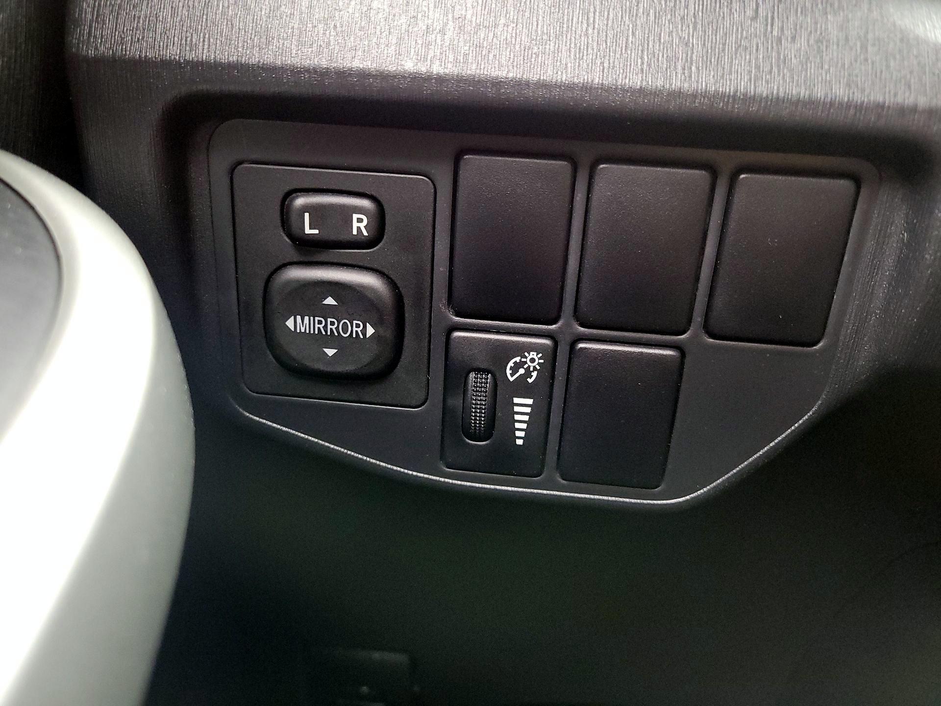 Thumbnail: 2015 Toyota Prius - 13