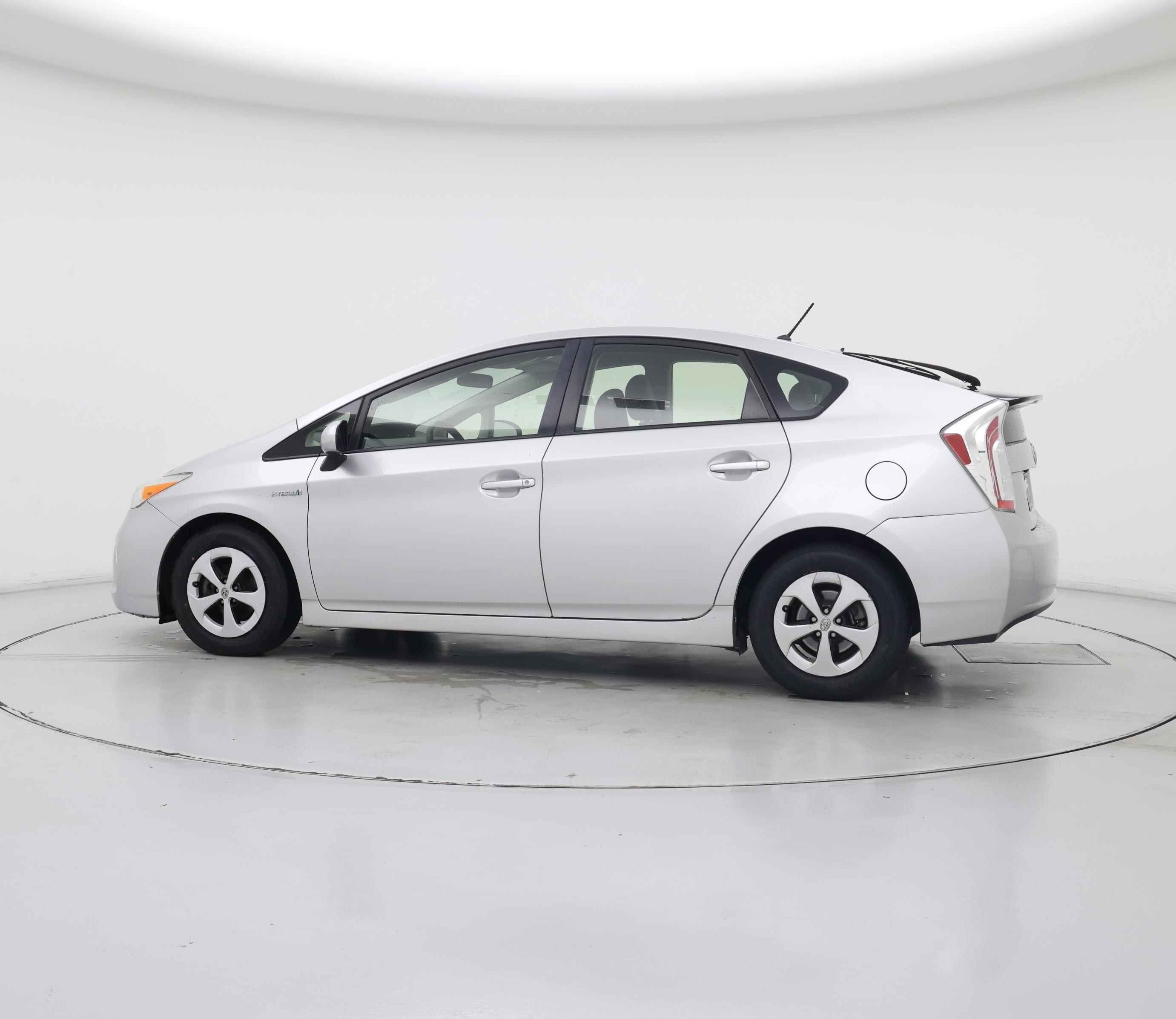 Thumbnail: 2015 Toyota Prius - 4