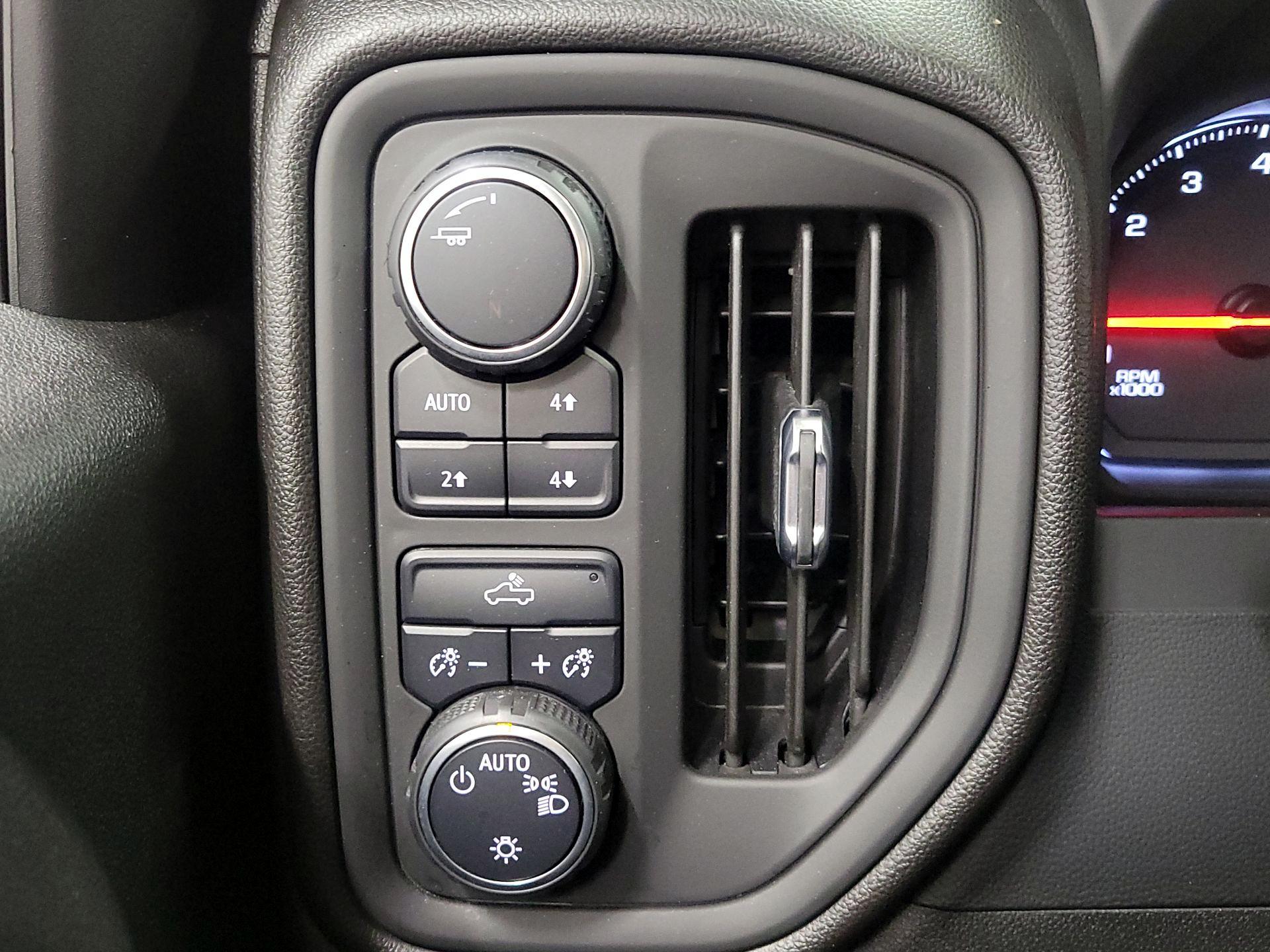 Thumbnail: 2021 Chevrolet Silverado 1500 - 13