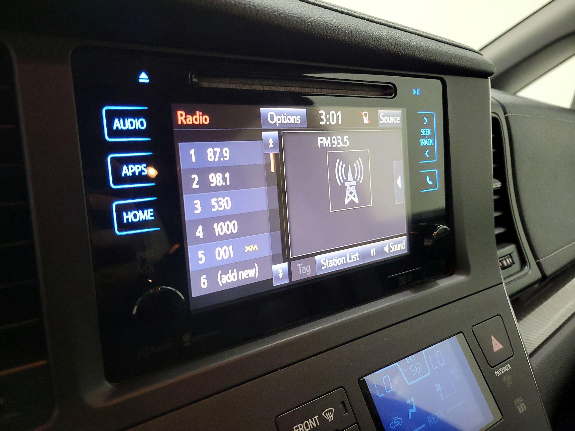 Thumbnail: 2015 Toyota Sienna - 16