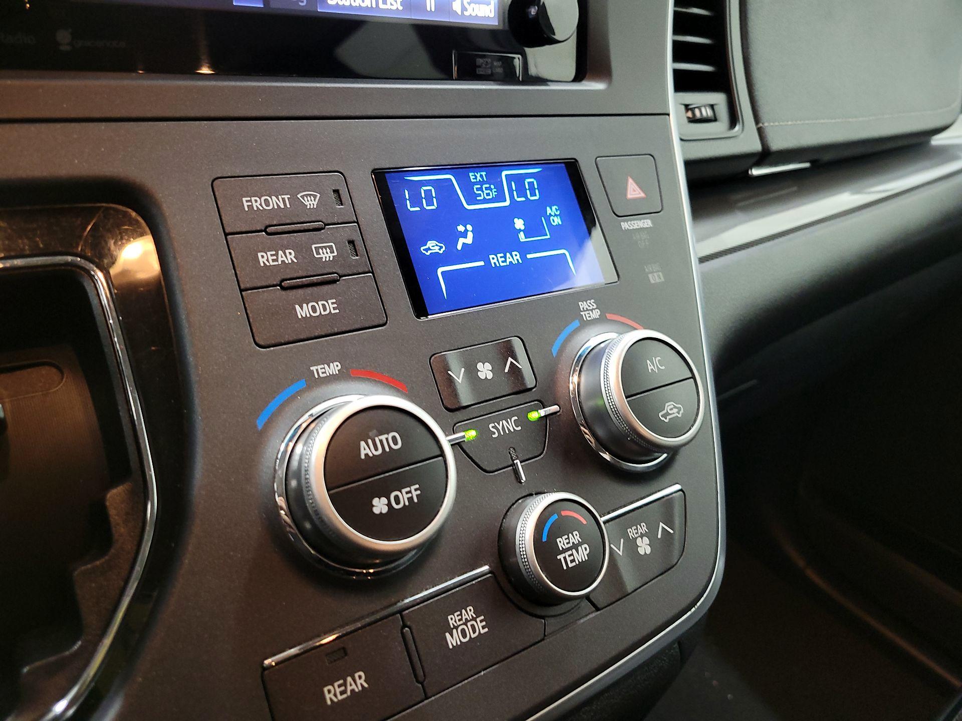 Thumbnail: 2015 Toyota Sienna - 17