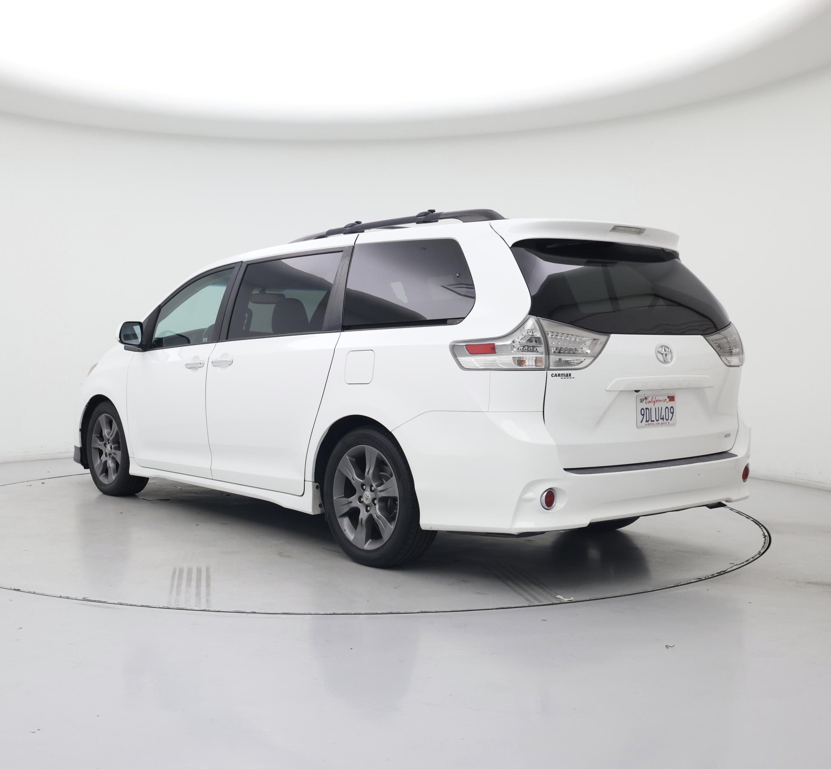 Thumbnail: 2015 Toyota Sienna - 2