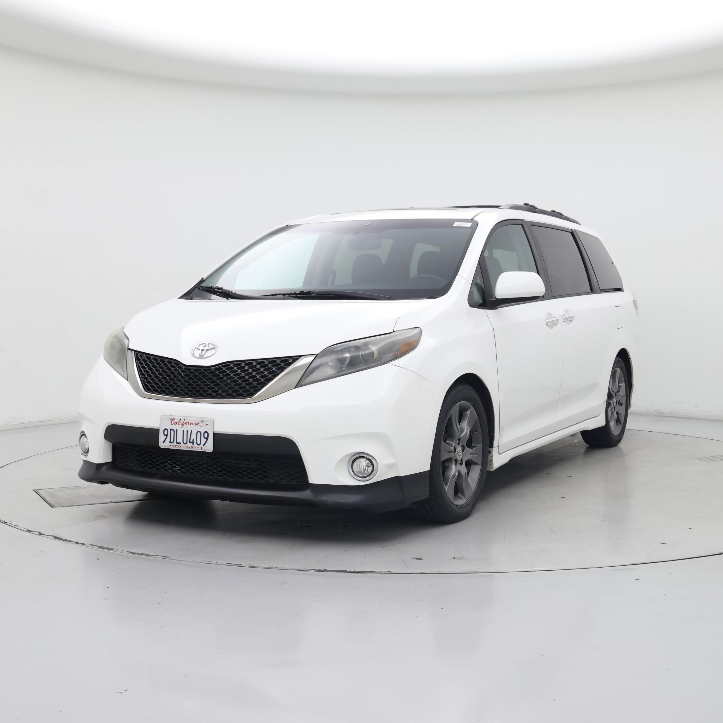 Thumbnail: 2015 Toyota Sienna - 4