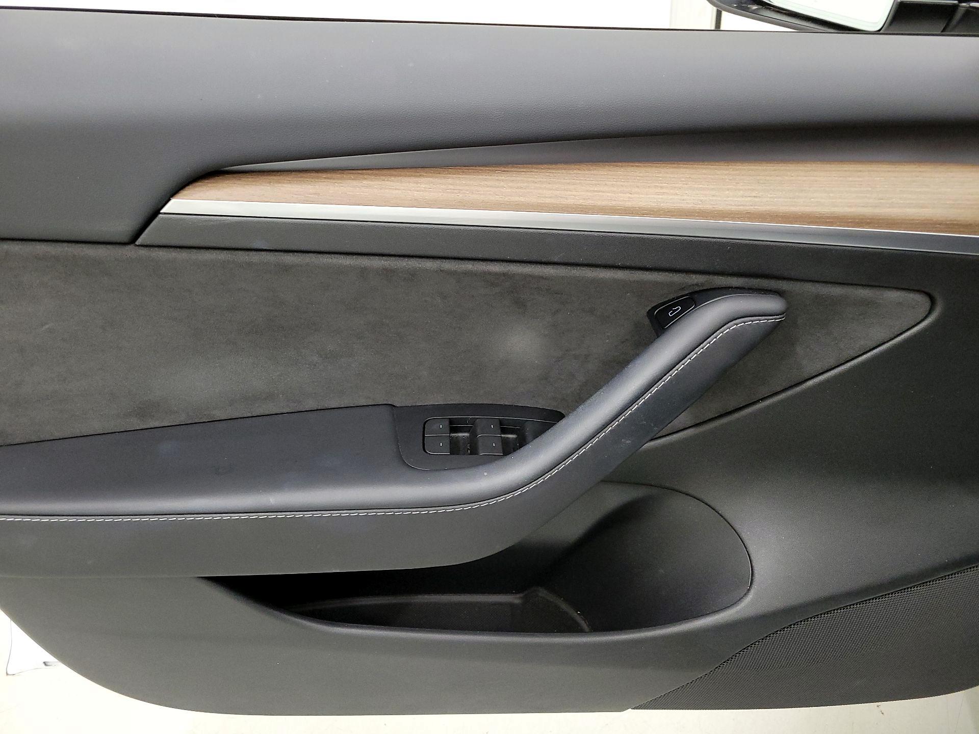 Thumbnail: 2023 Tesla Model 3 - 12