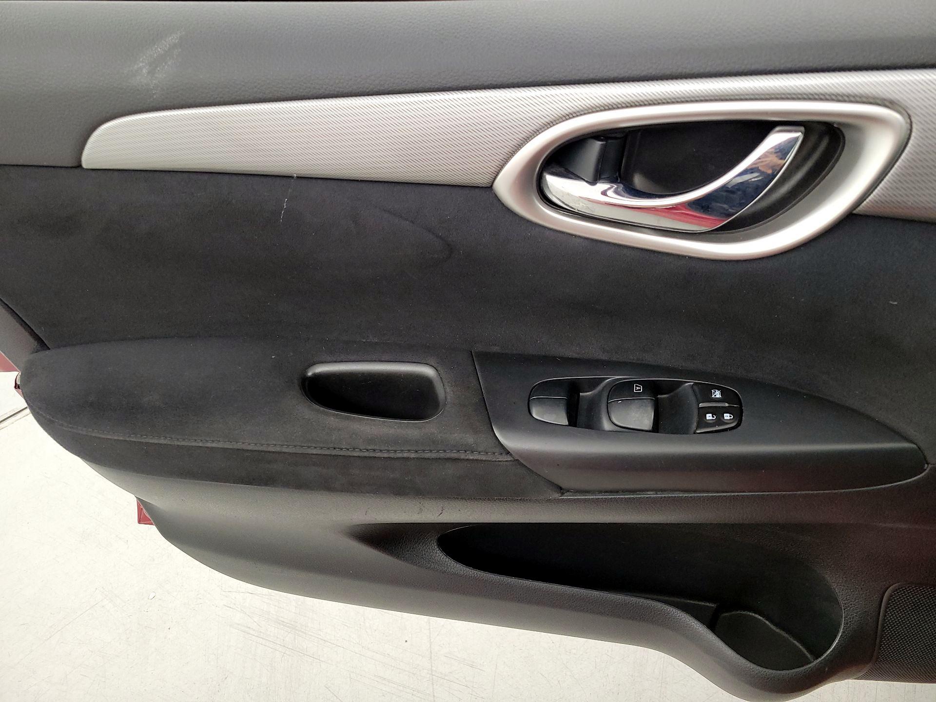 Thumbnail: 2014 Nissan Sentra - 12