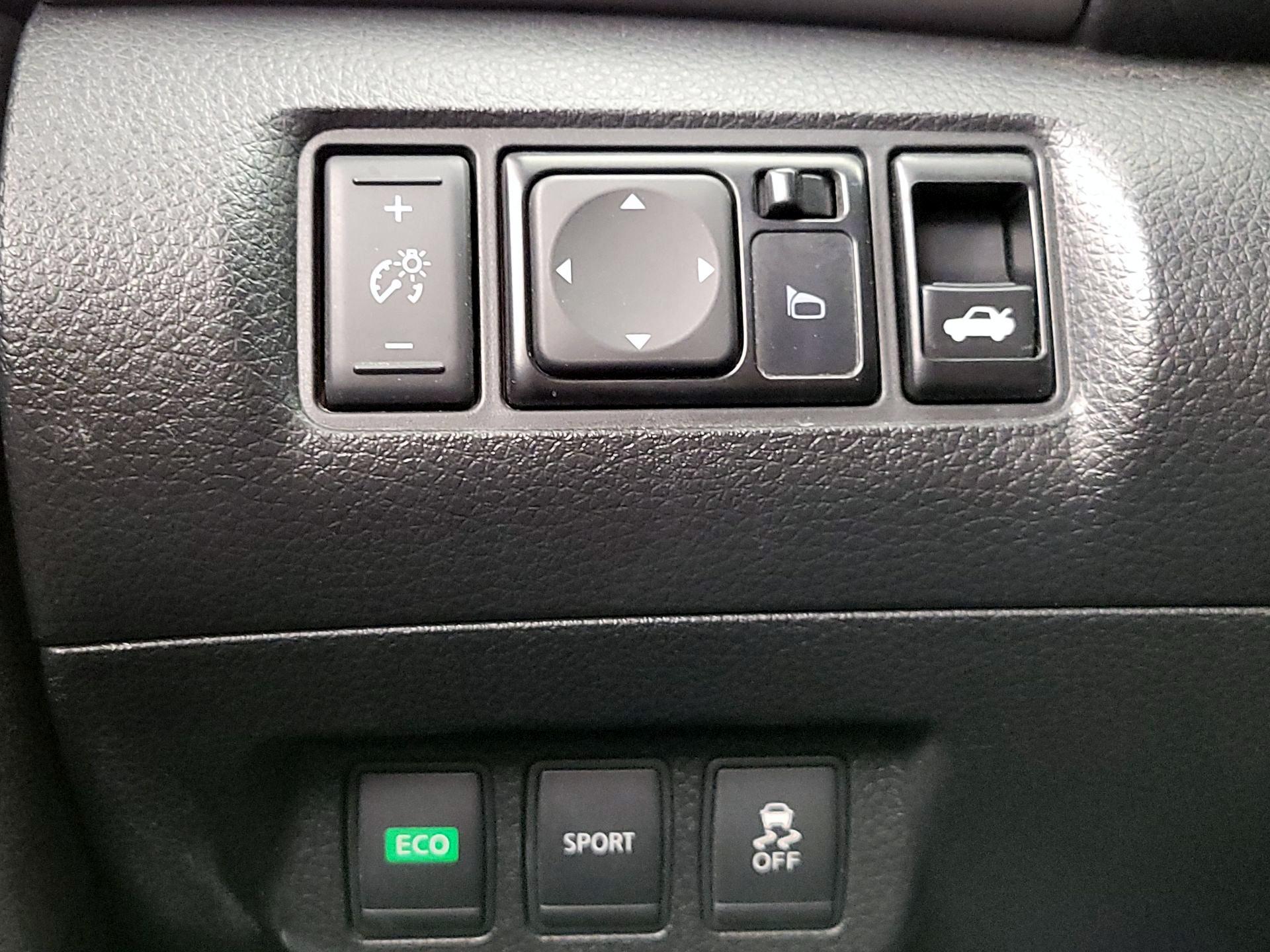 Thumbnail: 2014 Nissan Sentra - 13