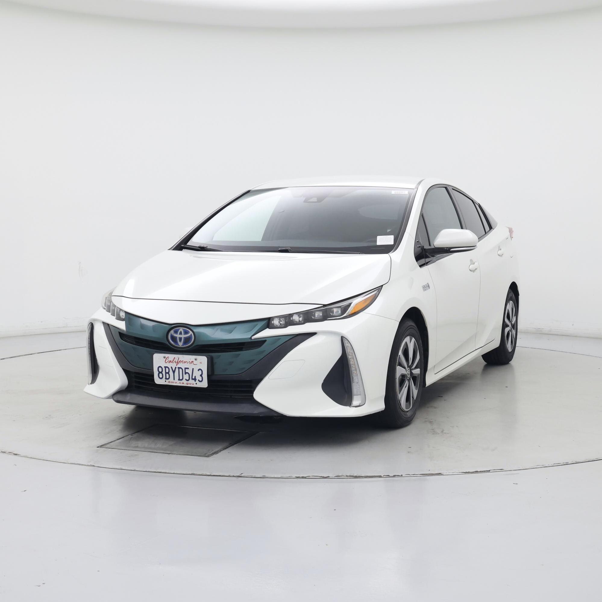 Thumbnail: 2017 Toyota Prius Prime - 4