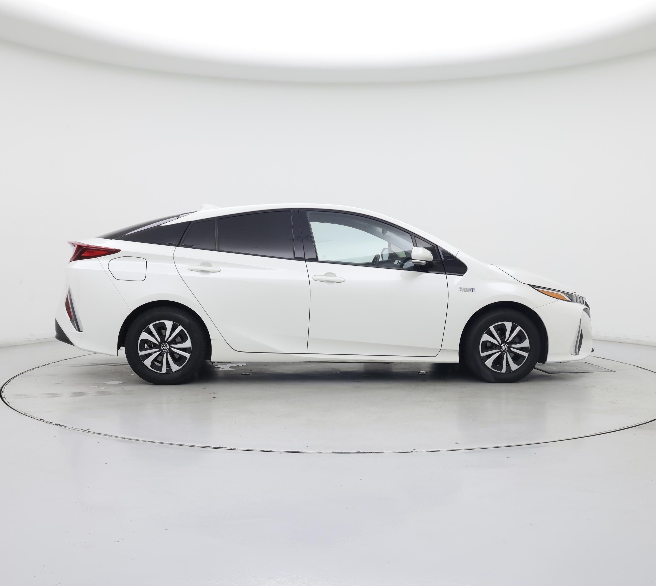 Thumbnail: 2017 Toyota Prius Prime - 7