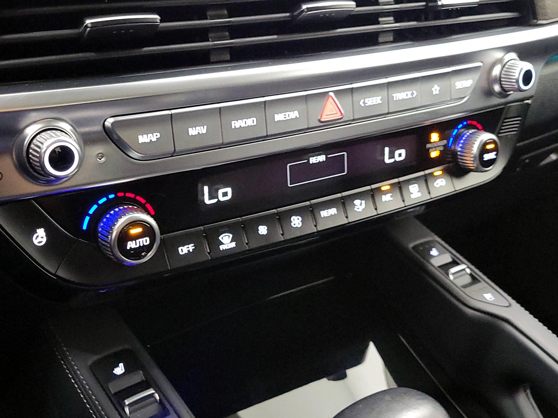 Thumbnail: 2020 Kia Telluride - 17