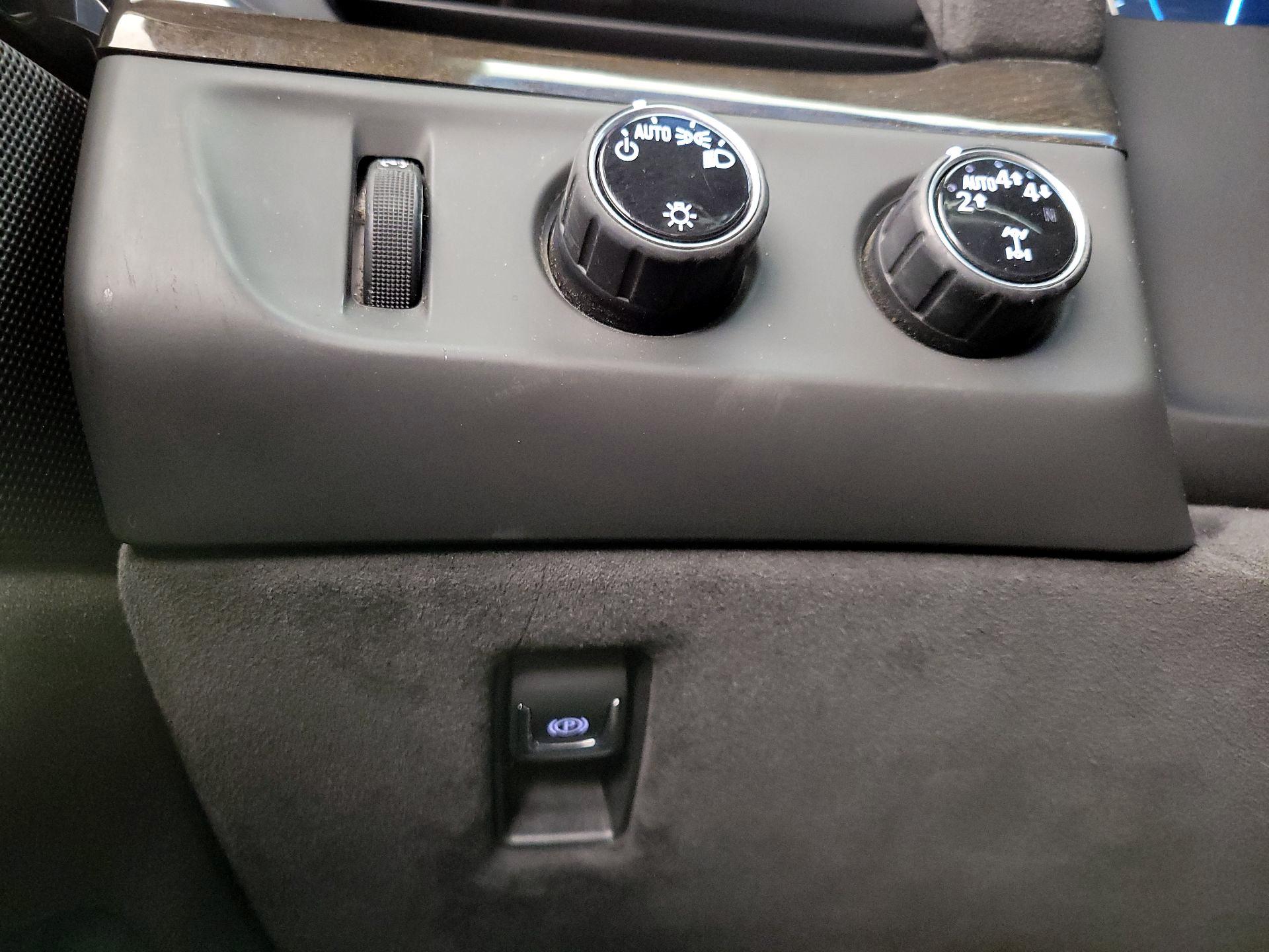 Thumbnail: 2018 Cadillac Escalade - 13